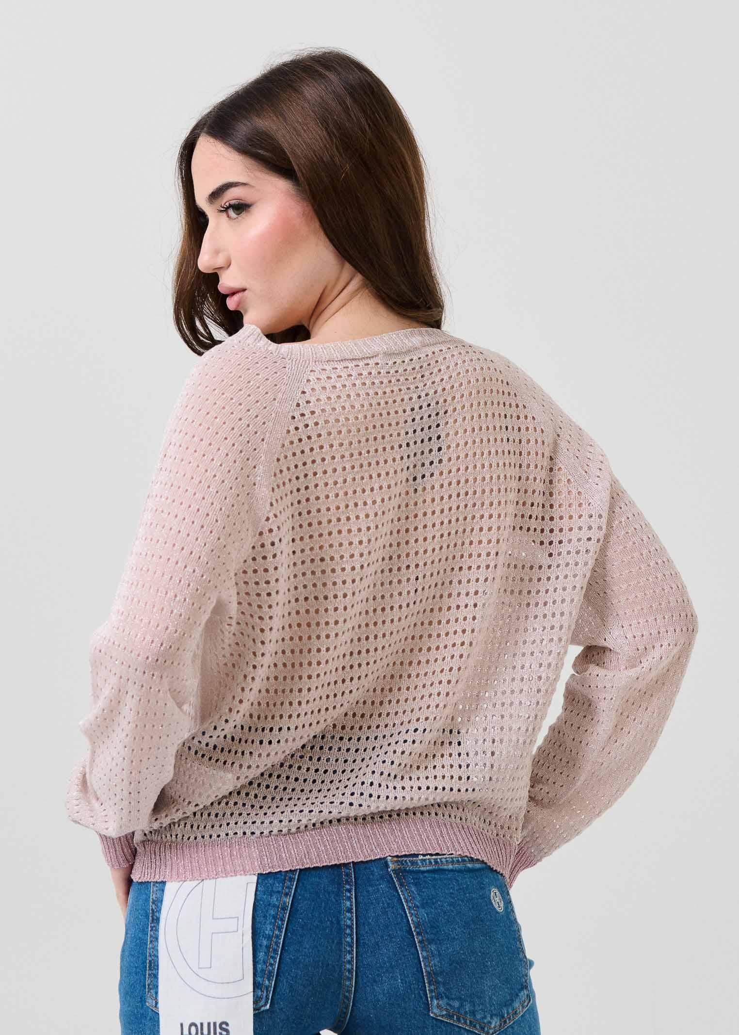 Maglia traforata Armoire rosa in filo lurex con scollo a barca - Image 3