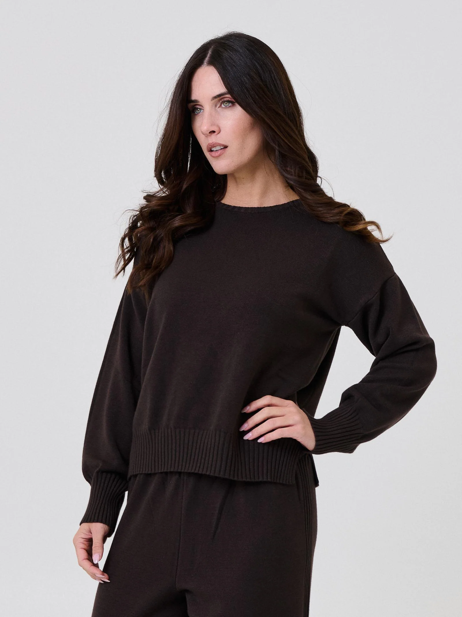 Maglione Armoire cioccolato con spalle scese - Image 2