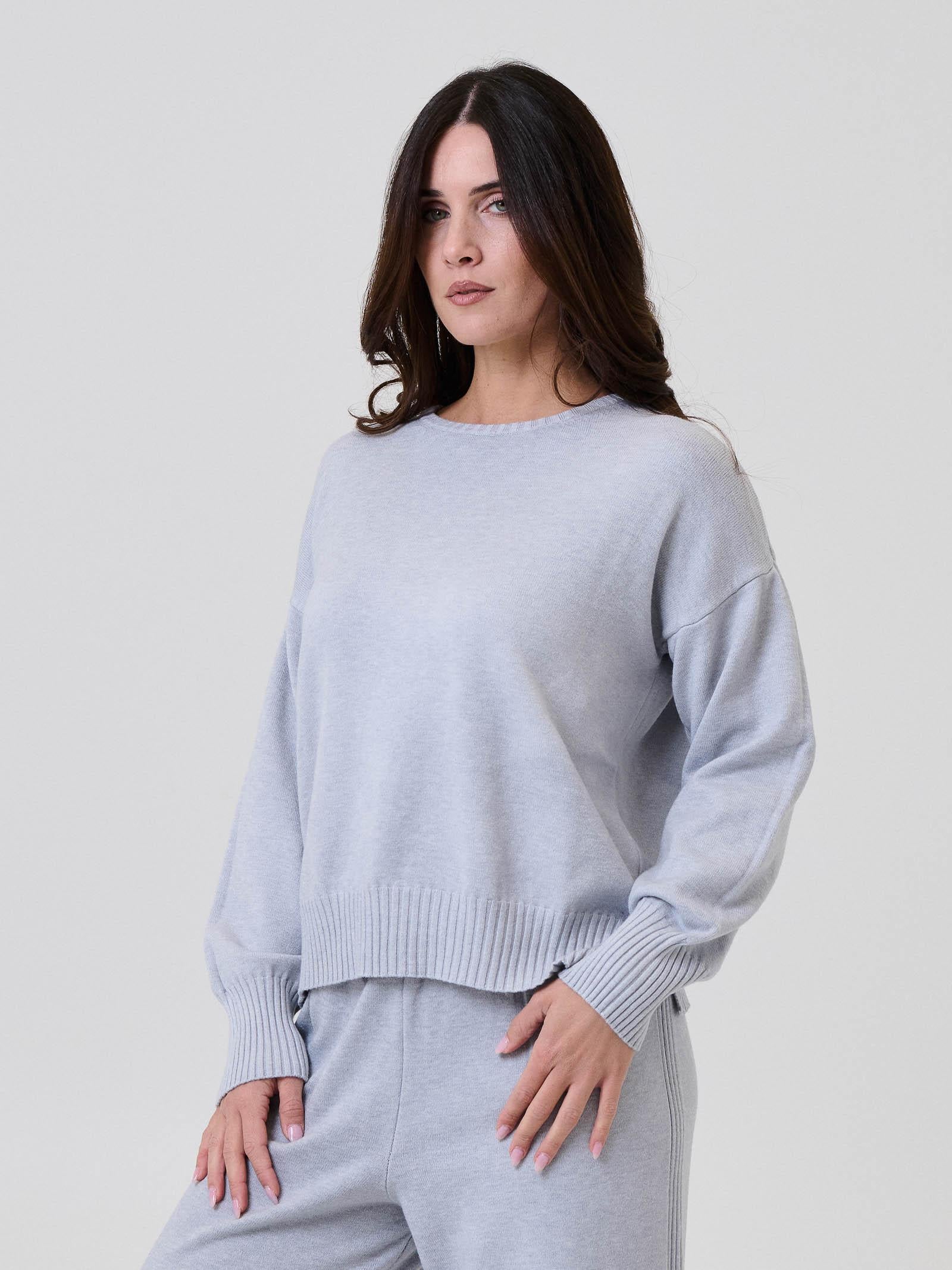 Maglione Armoire grigo perla con spalle scese - Image 2