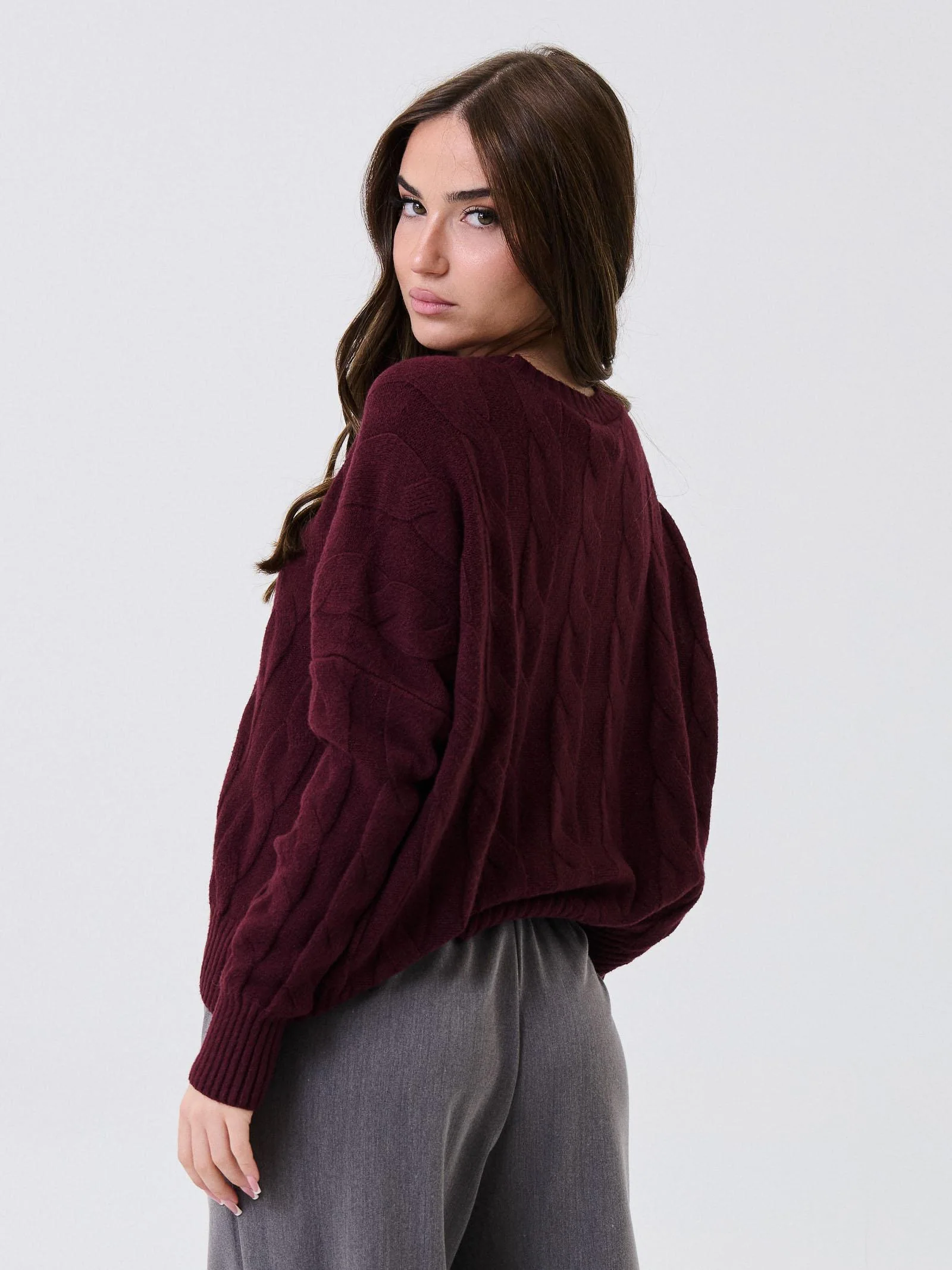 Maglione intrecciato Armoire vino con spalle scese - Image 3