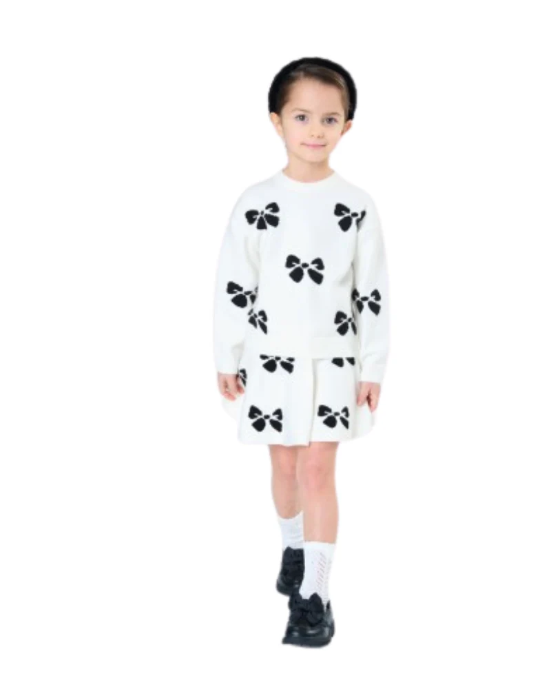 Maglione Tobetoo bianco con fiocchi all over neri - Image 2