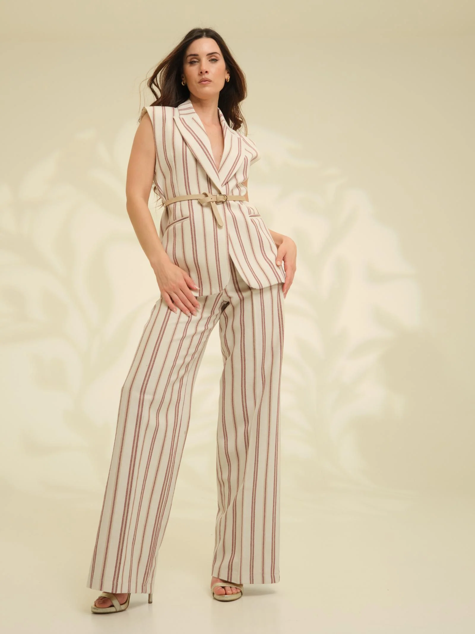 Pantalone a gamba ampia Imperial beige a righe rosa - Image 4