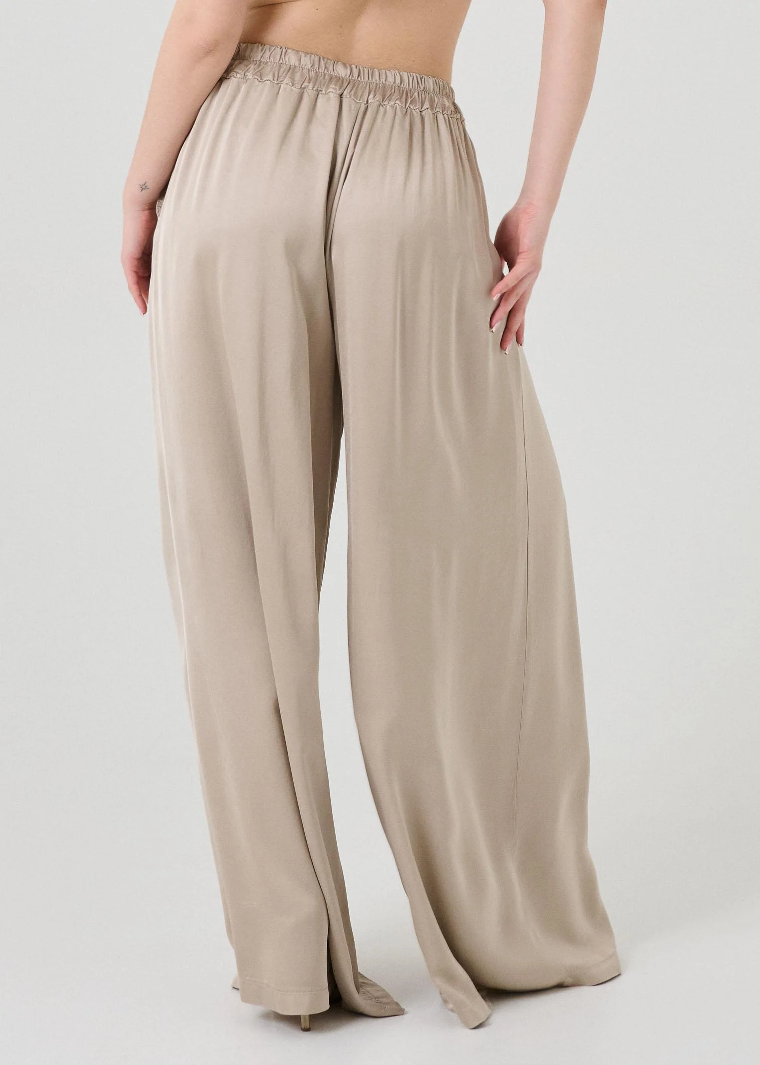 Pantalone a palazzo Armoire beige con pinces - Image 3