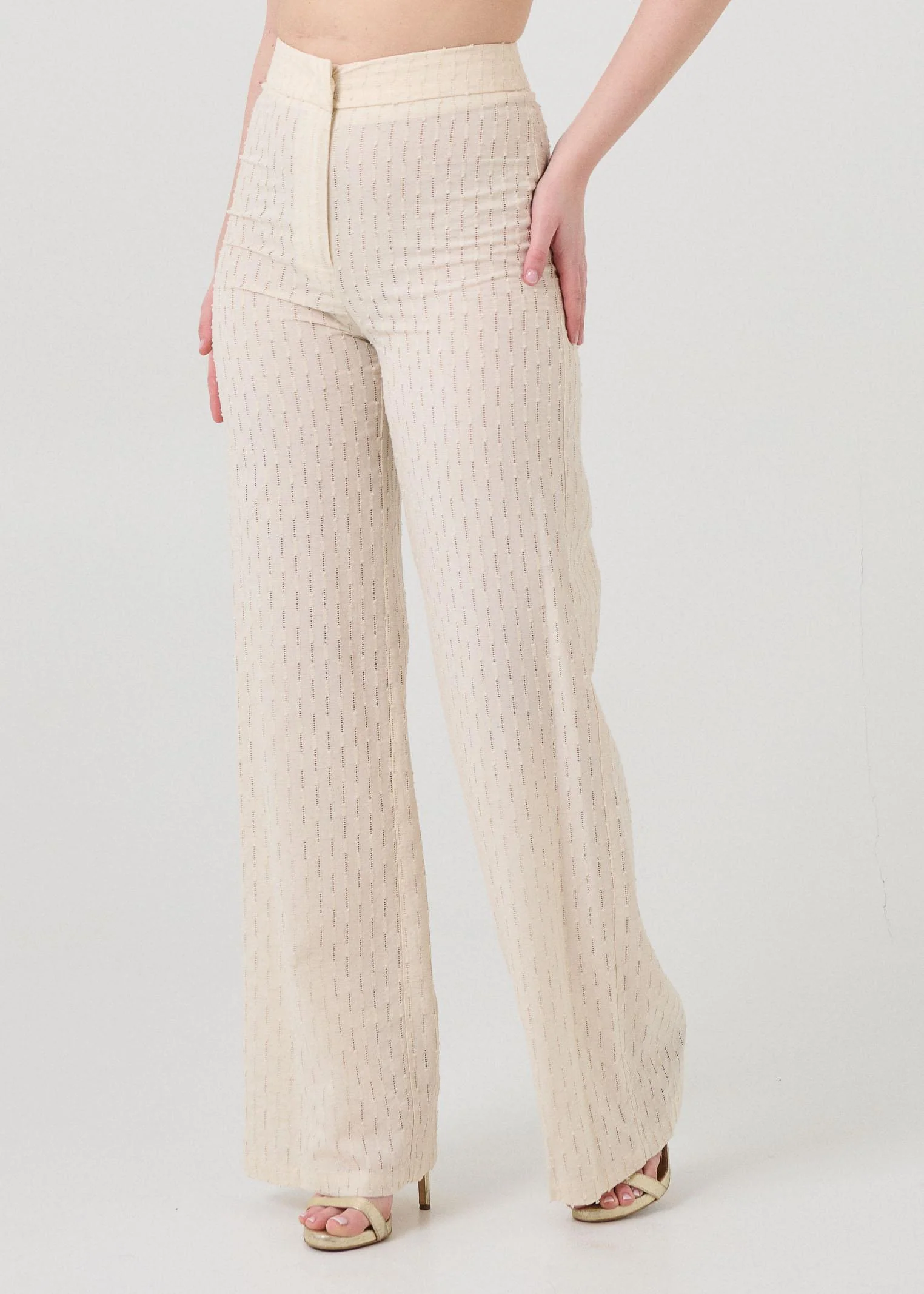 Pantalone a palazzo Bohemian Vì crema con motivi traforati - Image 2