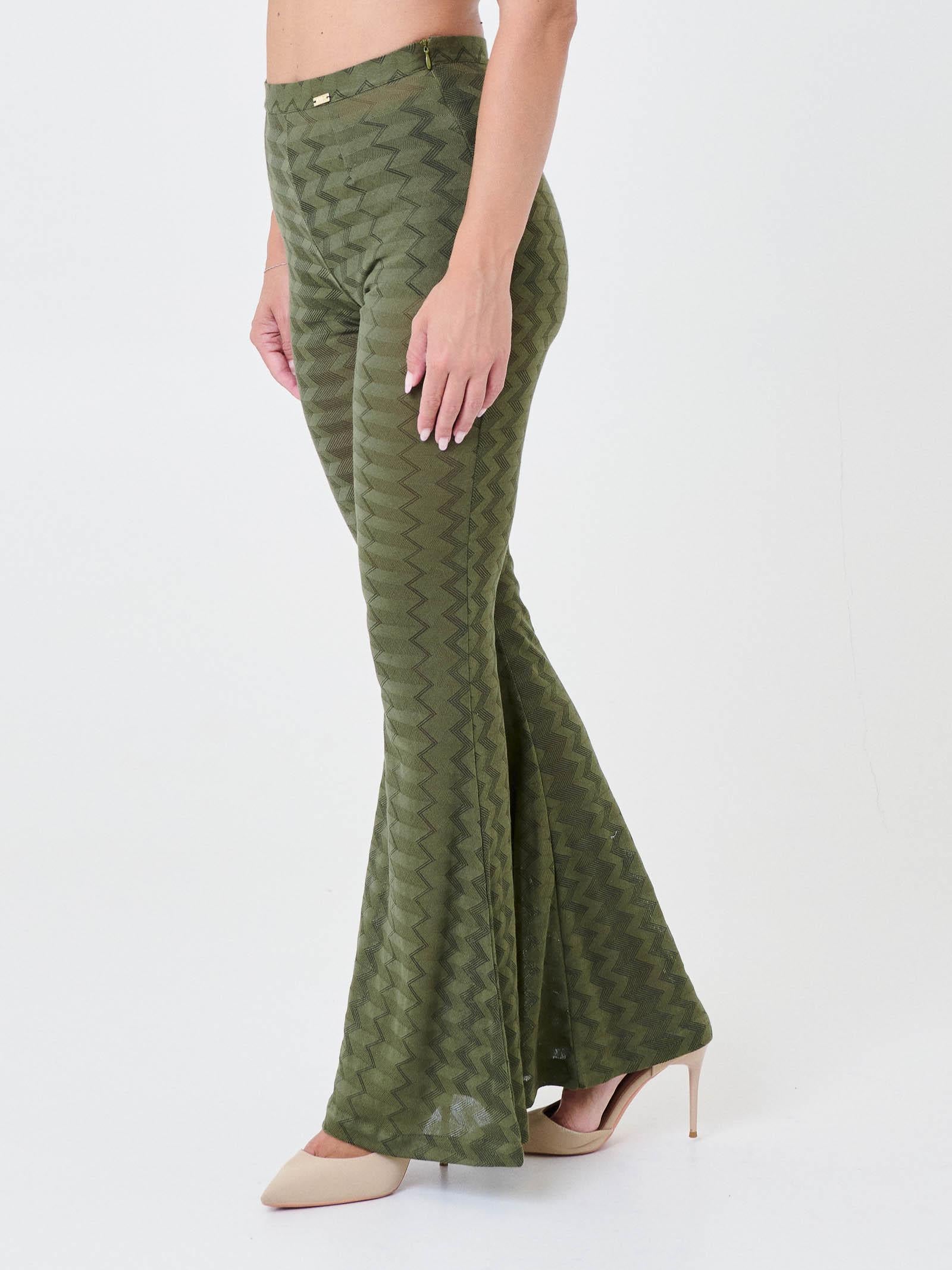 Pantalone a zampa Pho Firenze verde militare con motivo a zig zag - Image 3