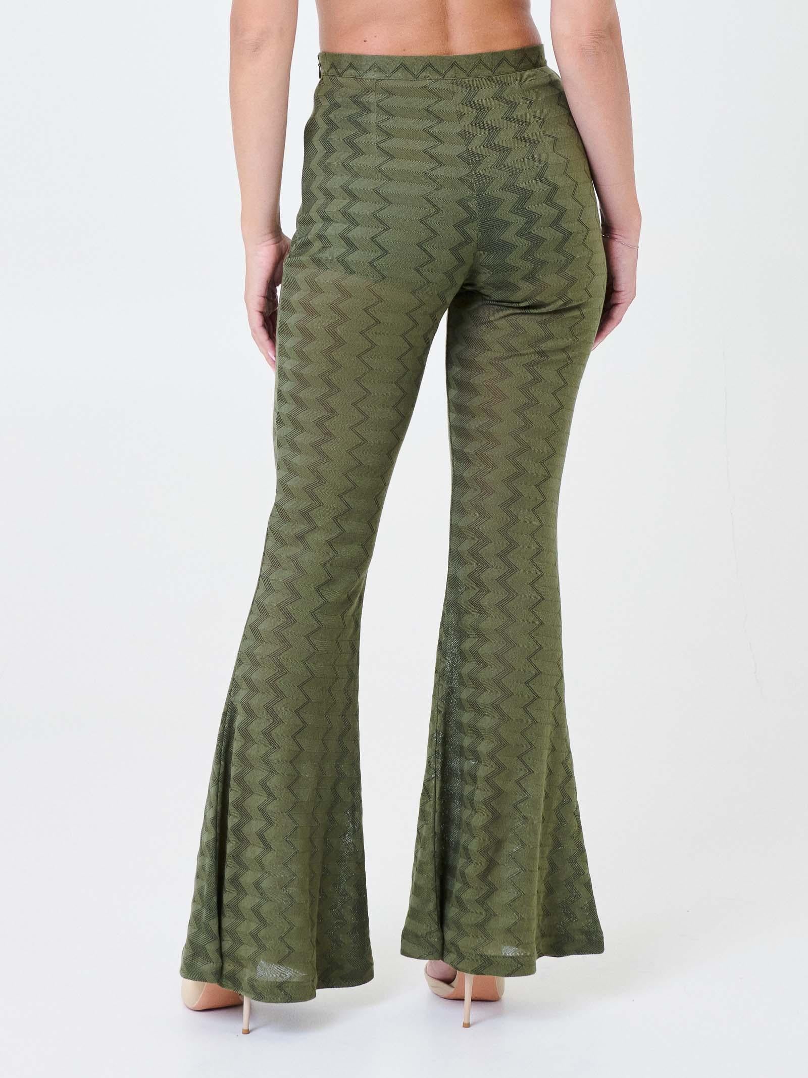 Pantalone a zampa Pho Firenze verde militare con motivo a zig zag - Image 4