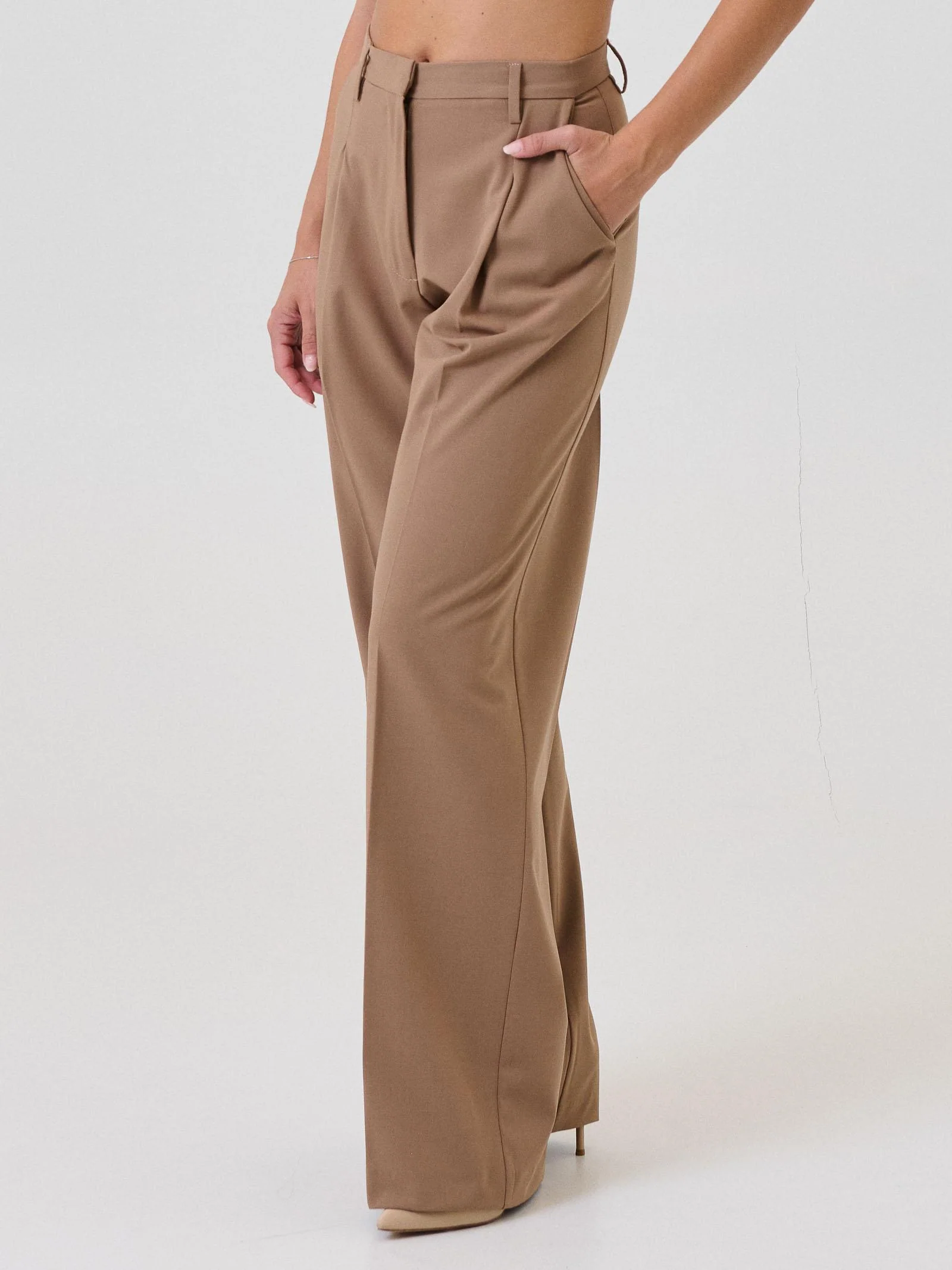 Pantalone a zampa Silence Limited cammello con pinces frontali - Image 2