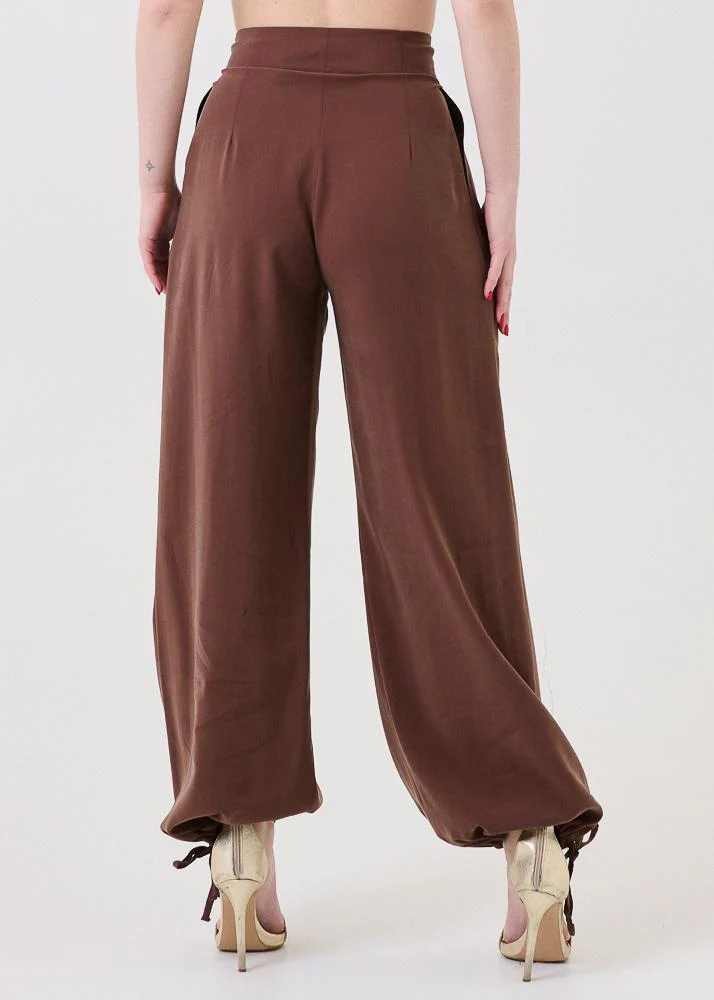 Pantalone Bohemian Vì marrone con pinces con coulisse sul fondo - Image 3