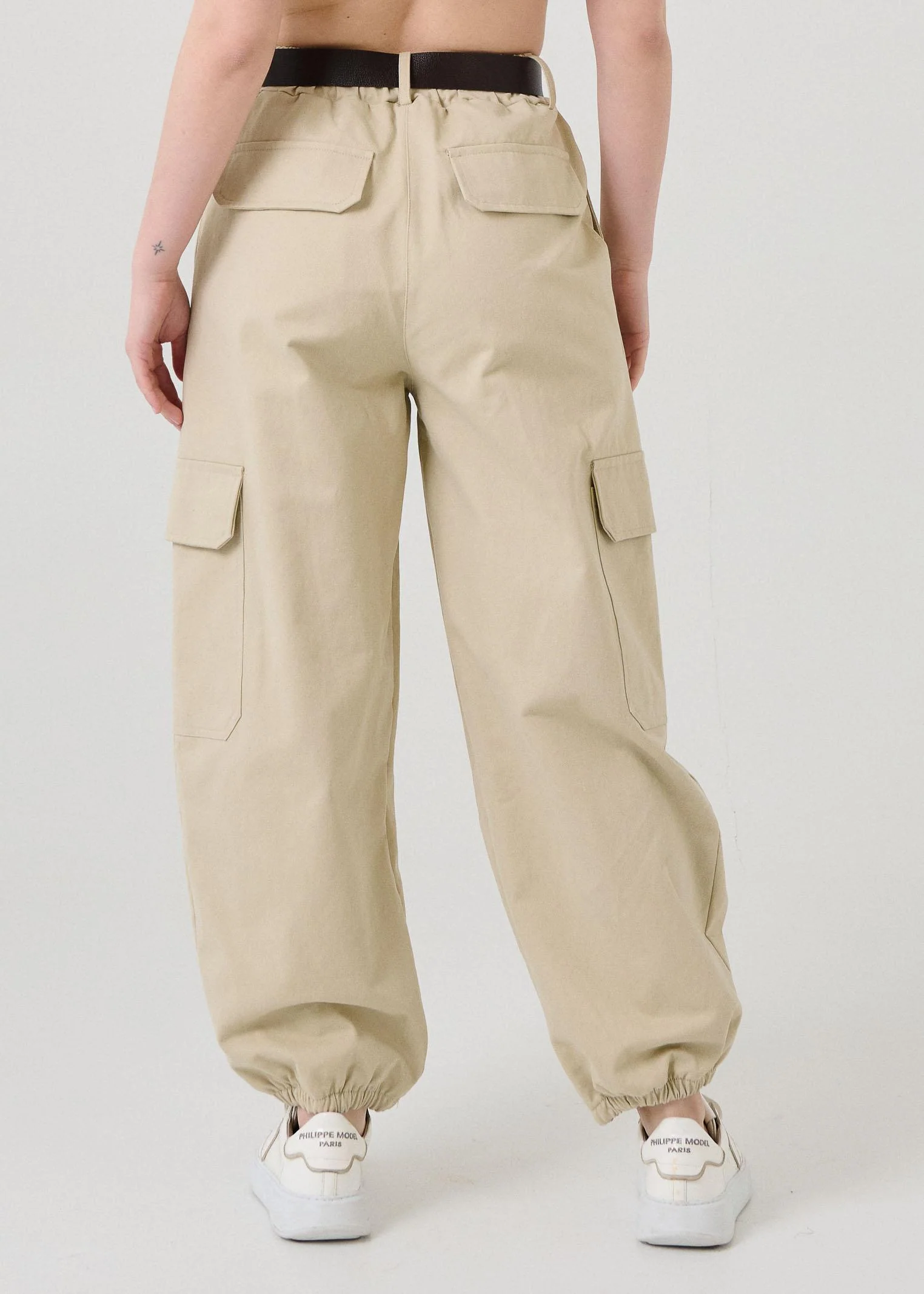 Pantalone cargo Vicolo beige con cintura marrone - Image 3