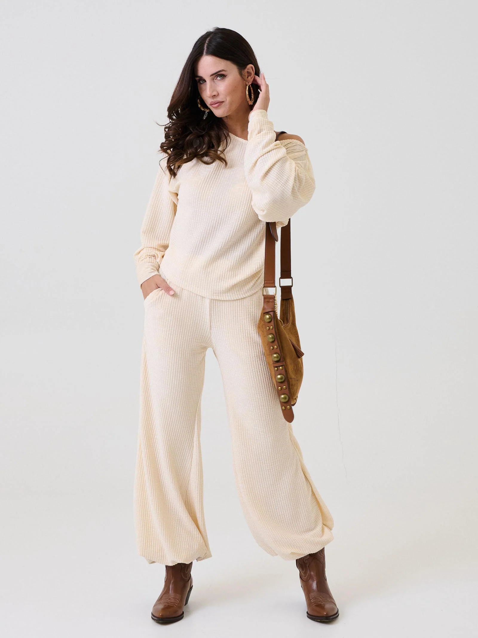 Pantalone effetto waffle Bohemian Vì bianco latte con fondo a palloncino - Image 4