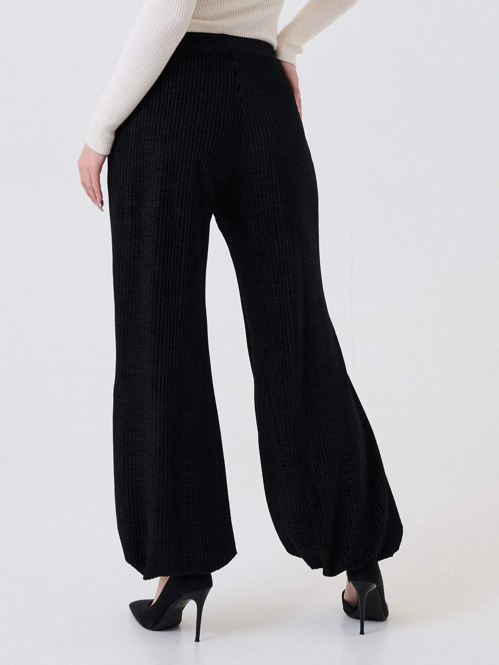Pantalone effetto waffle Bohemian Vì nero con fondo a palloncino - Image 3