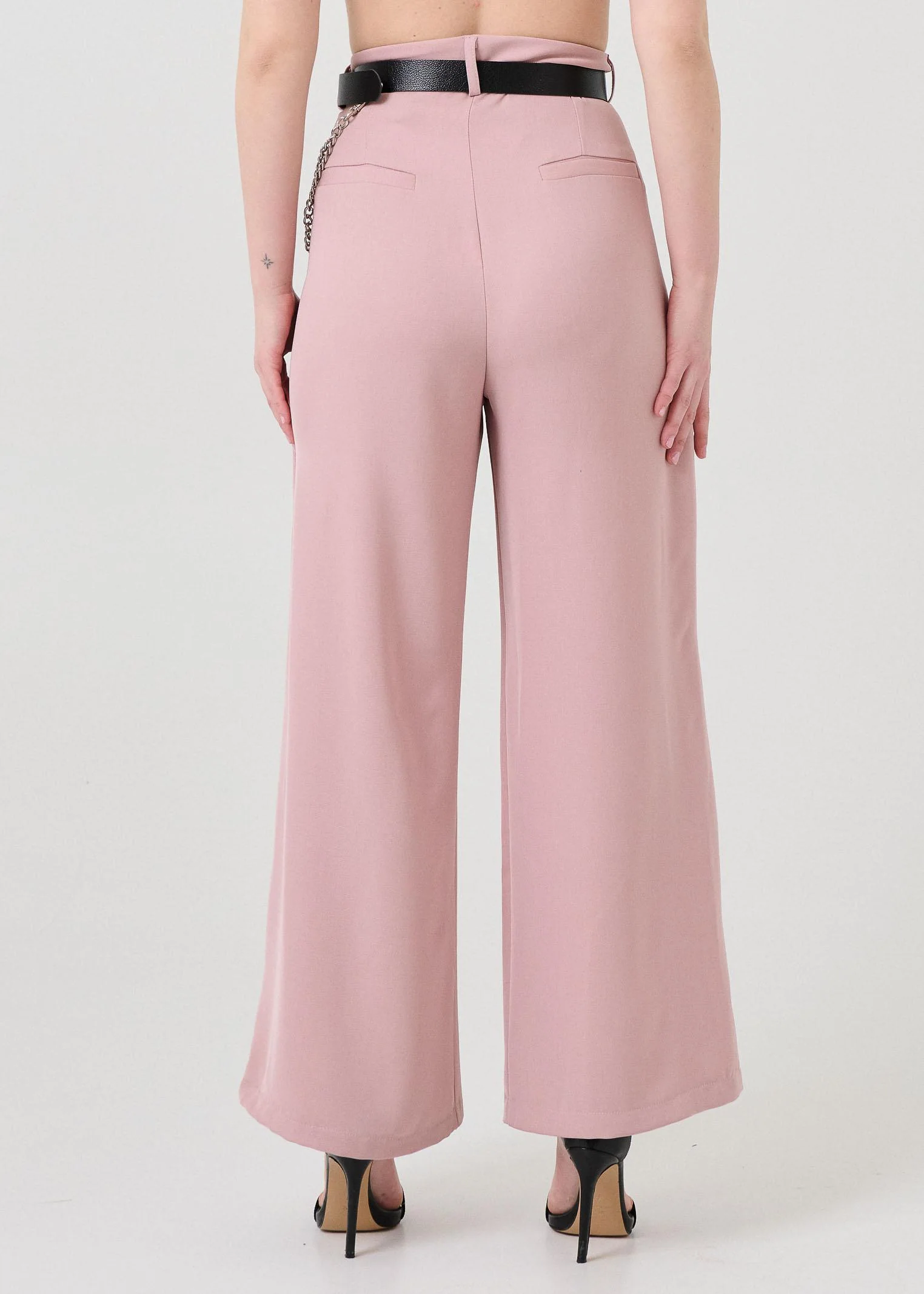 Pantalone Haveone rosa cipria con catena - Image 3