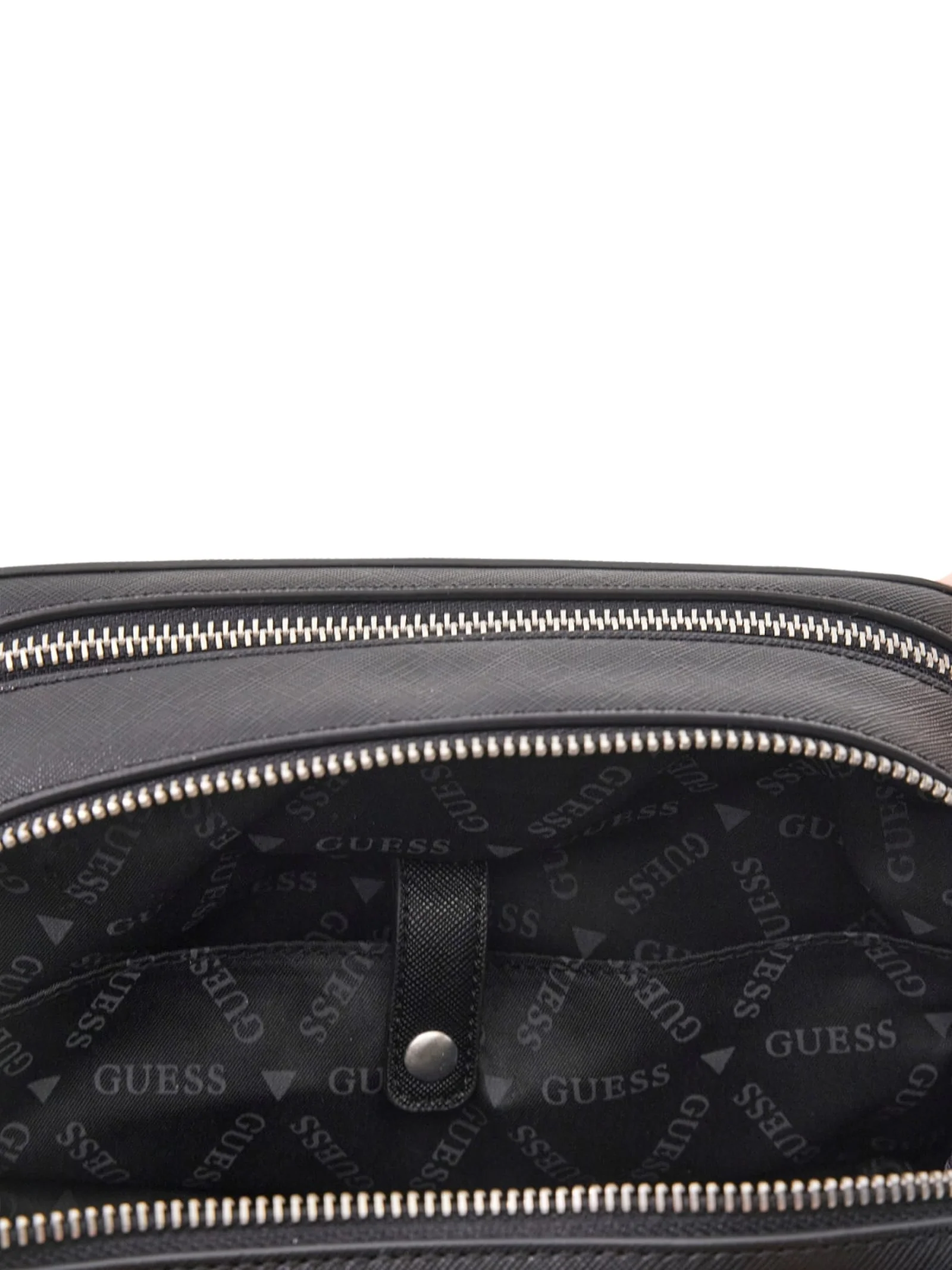 Pochette Guess nera con taschino frontale - Image 3