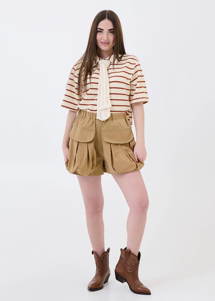 Polo crop Haveone a righe beige e ruggine con cravatta crochet - Image 4
