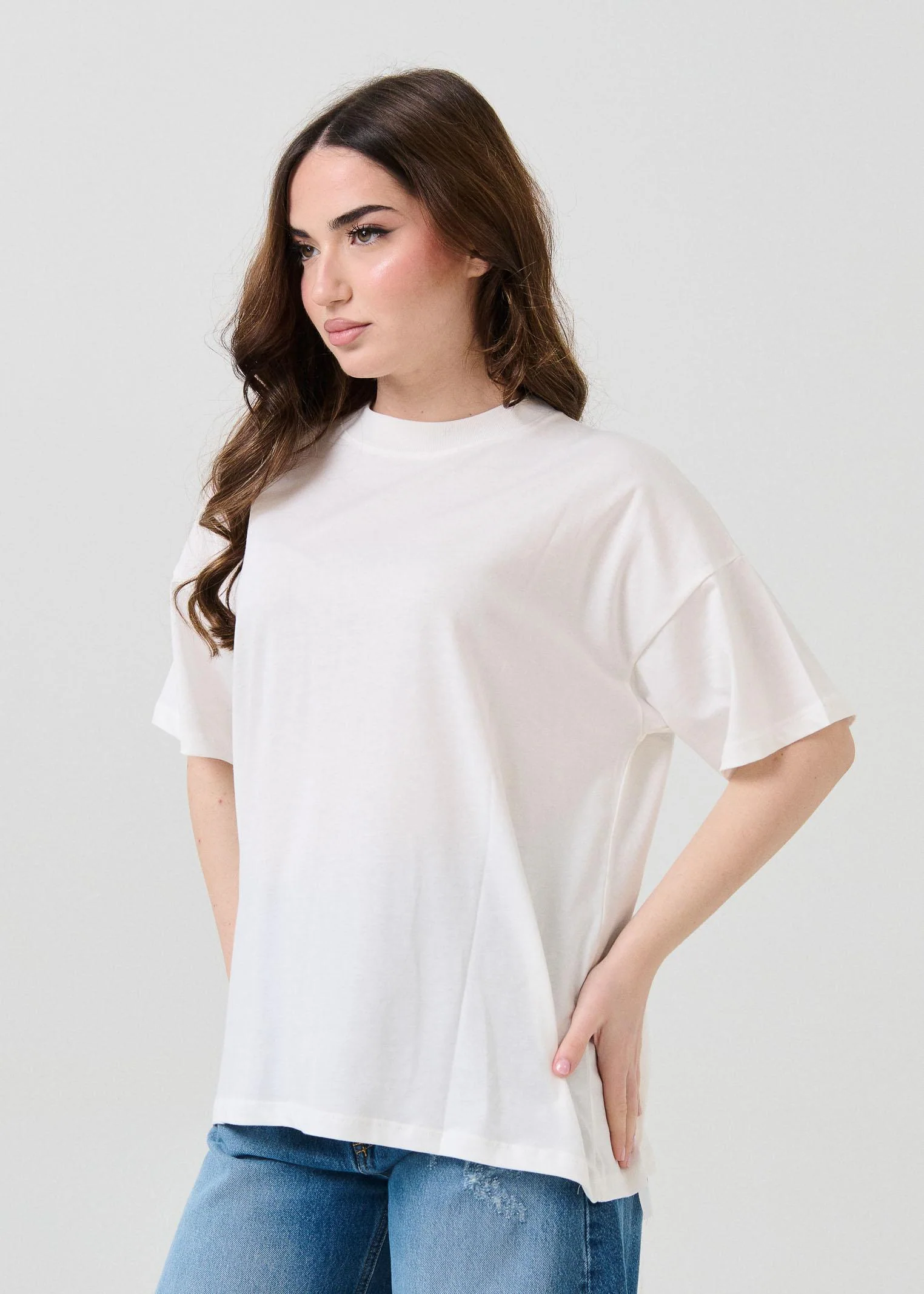 T-Shirt Vicolo bianca con numero 26 ricamato - Image 2