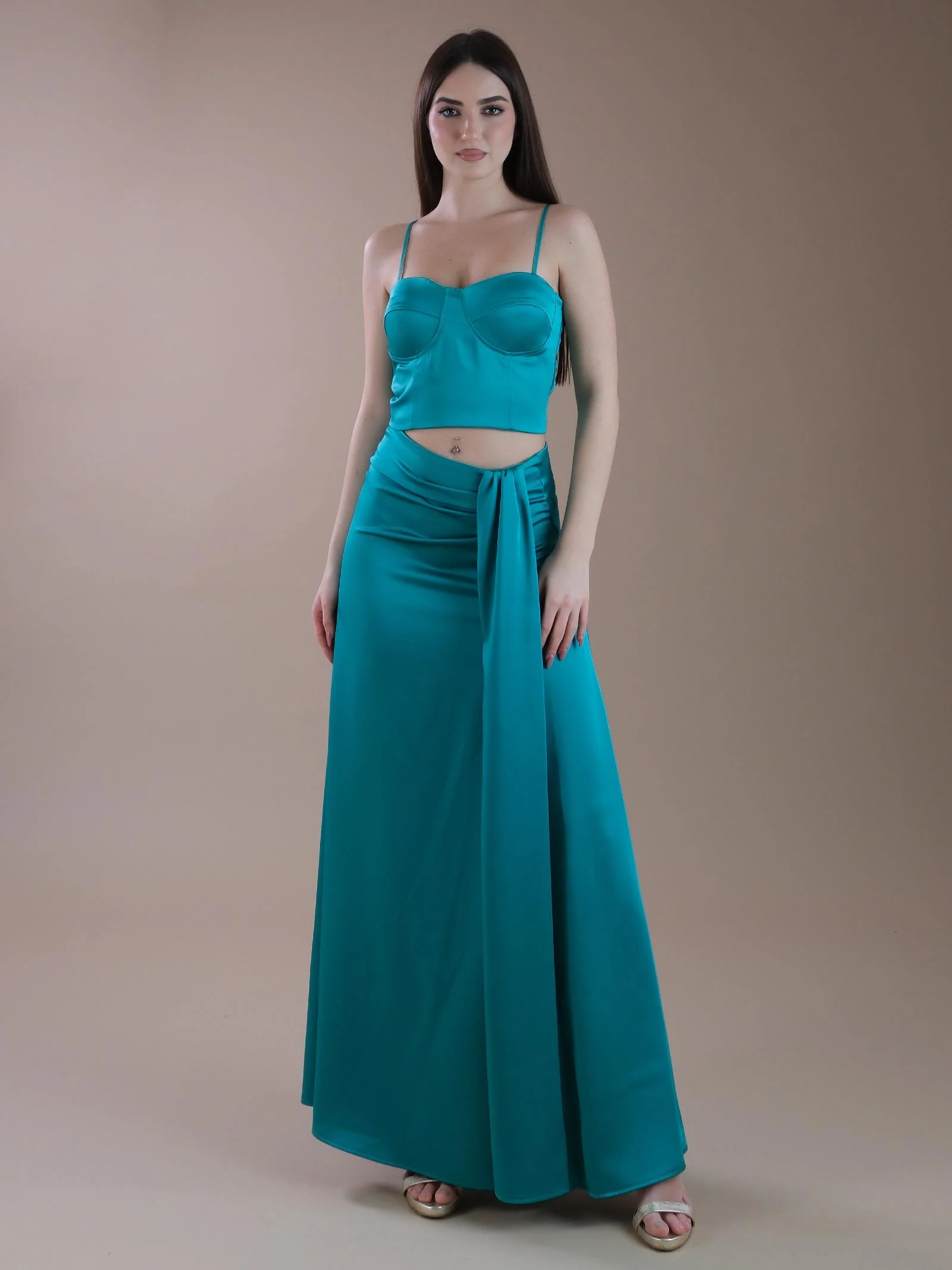 Top verde pavone con spalline e coppe - Image 4