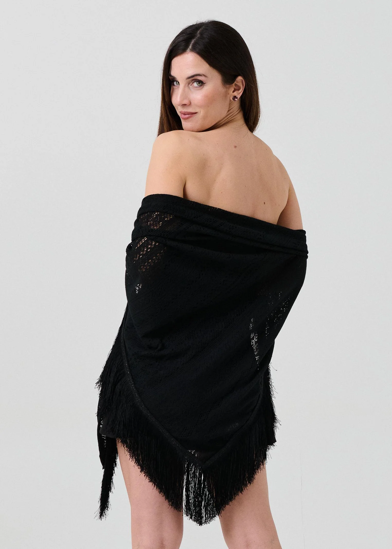 Scialle Pho Firenze nero in pizzo con frange - Image 3