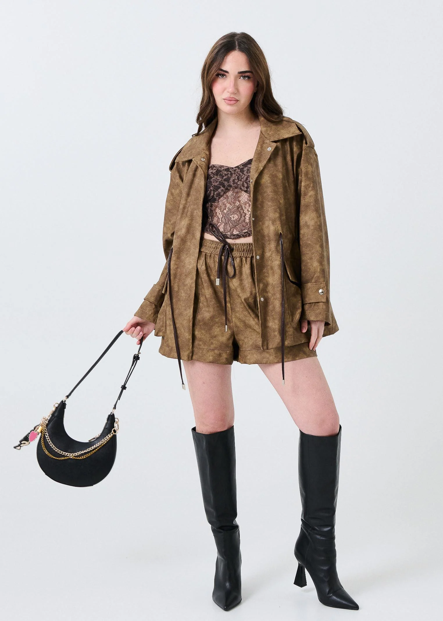 Shorts Haveone cammello con maxi tasche laterali - Image 4