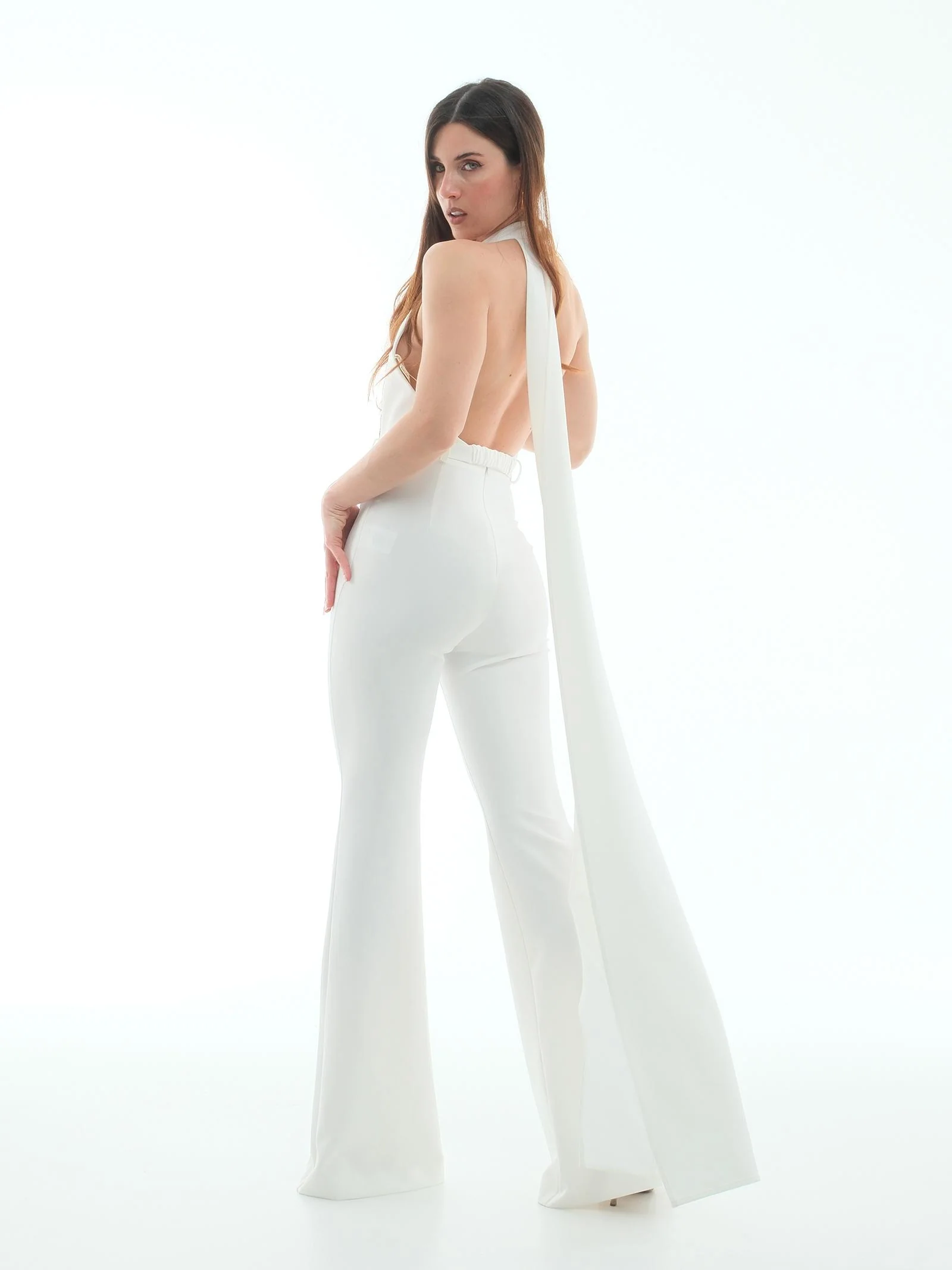 Jumpsuit Silence Limited bianca con cintura oro ad anello - Image 2