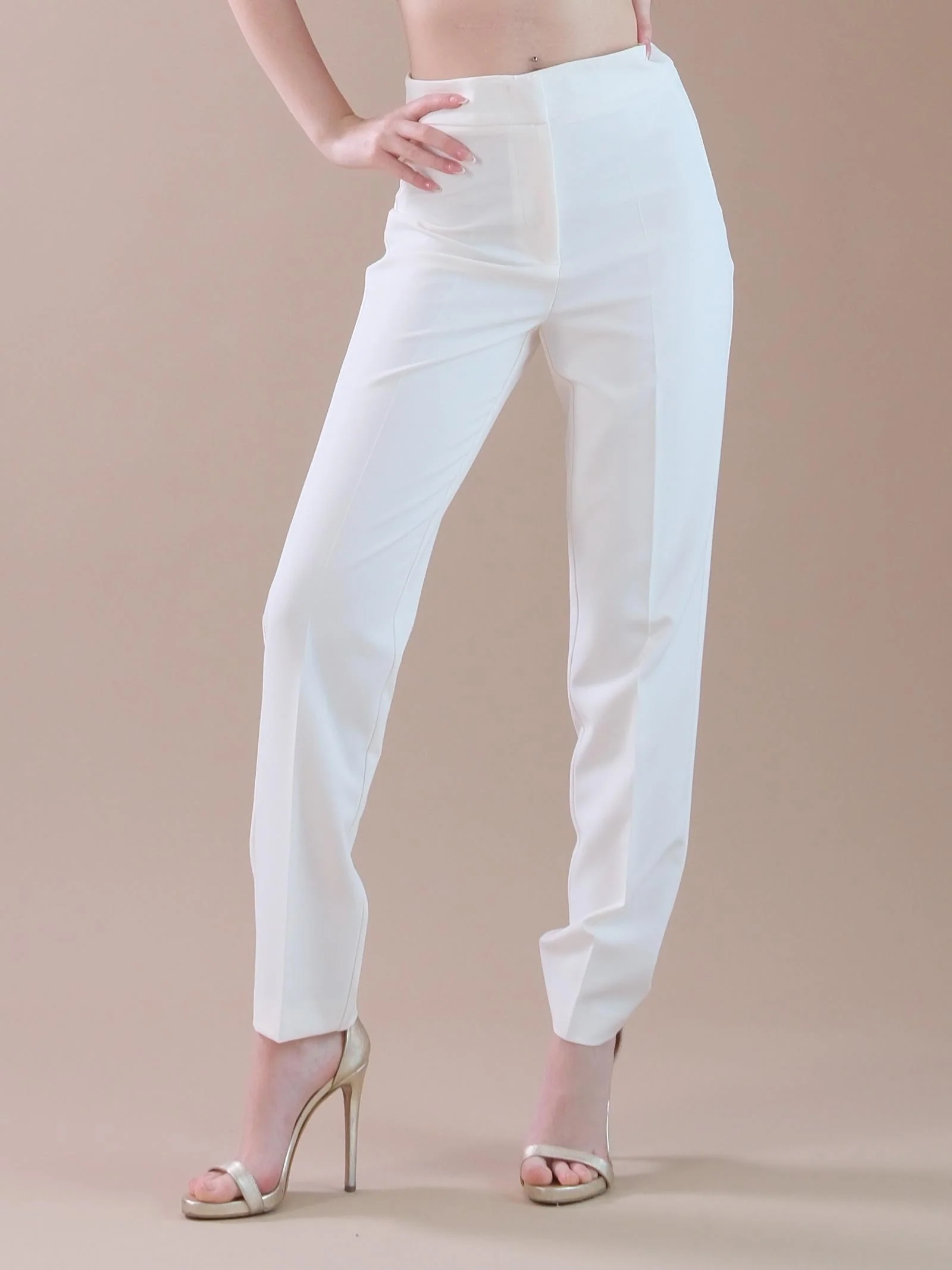 Pantaloni latte a sigaretta