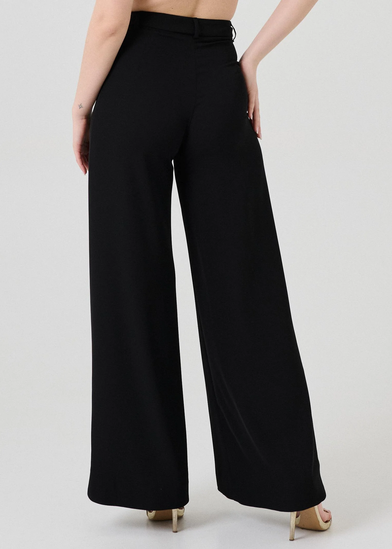 Pantalone a zampa Armoire nero con spacchi - Image 3