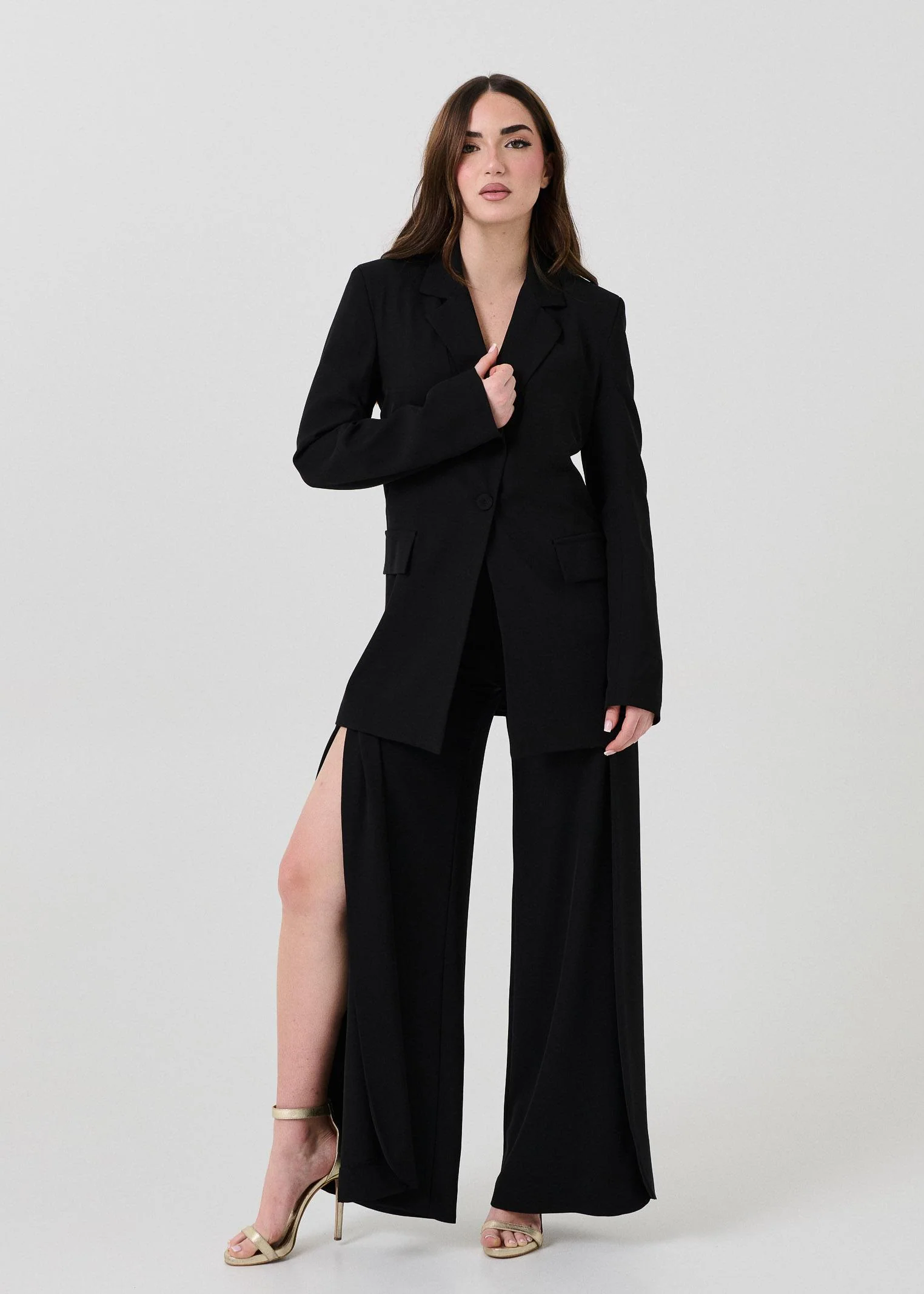 Pantalone a zampa Armoire nero con spacchi - Image 4