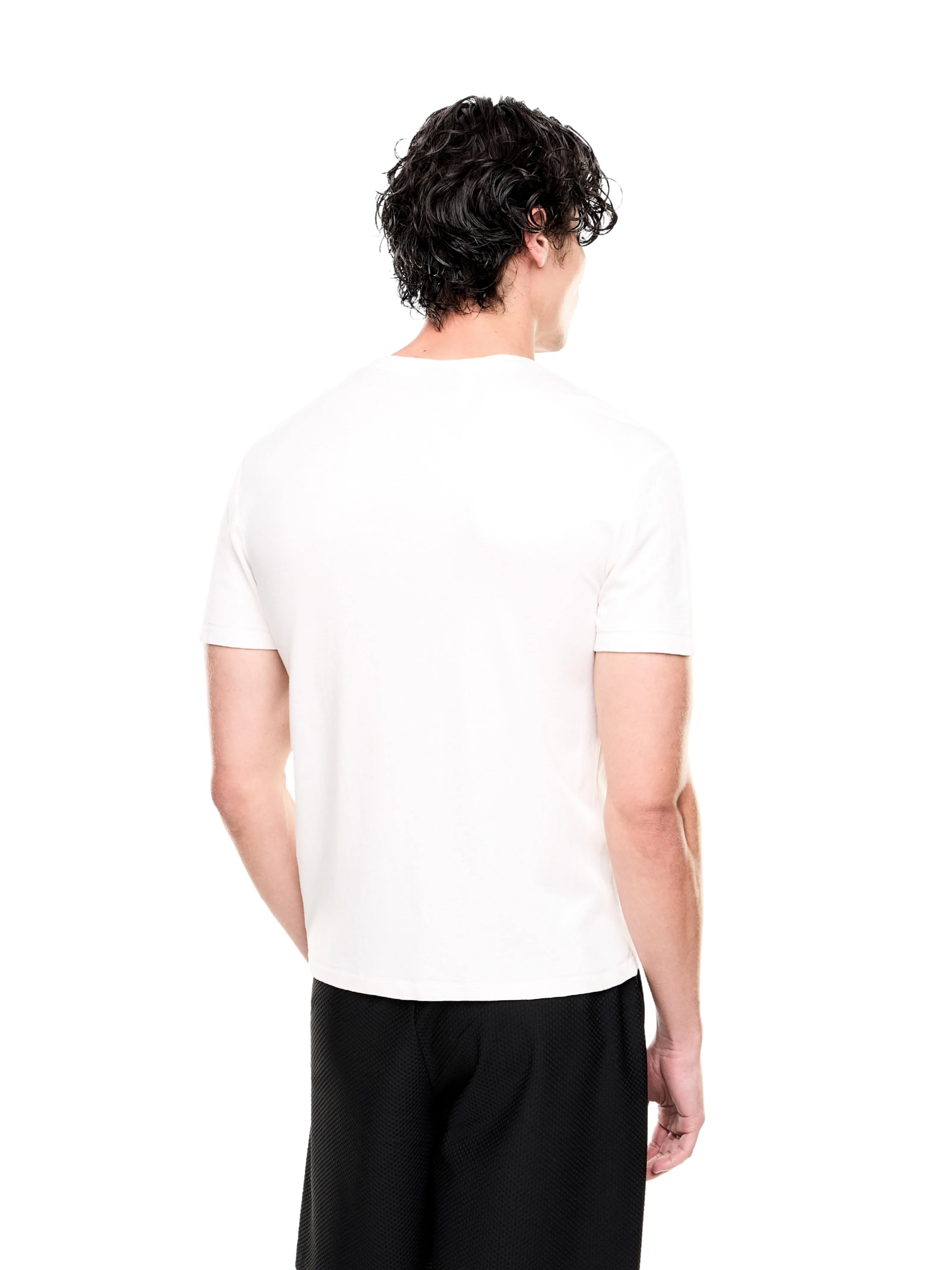 T-Shirt Armani EA7 bianca con patch logo - Image 4