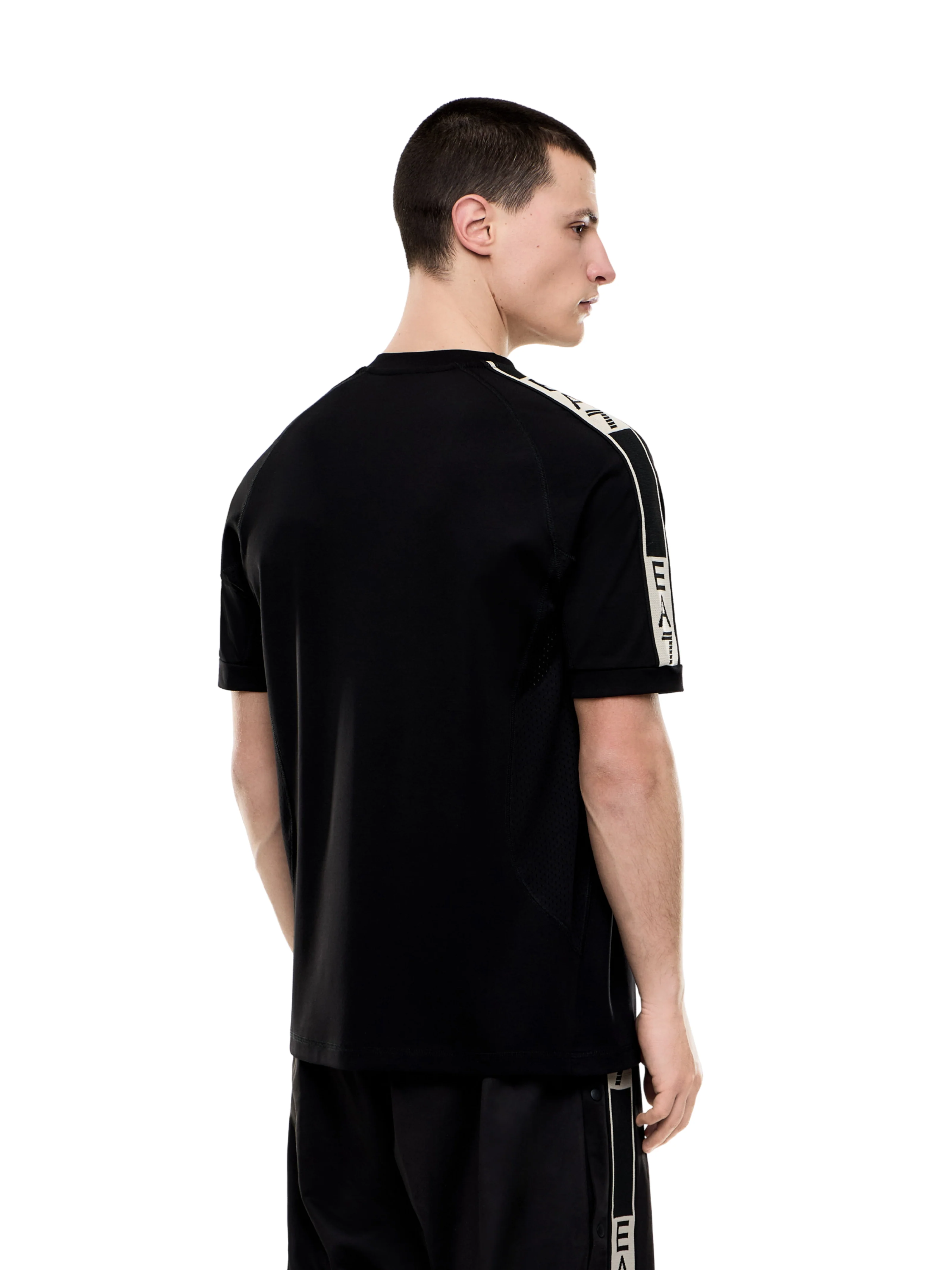 T-Shirt Armani EA7 nera con bande laterali - Image 4