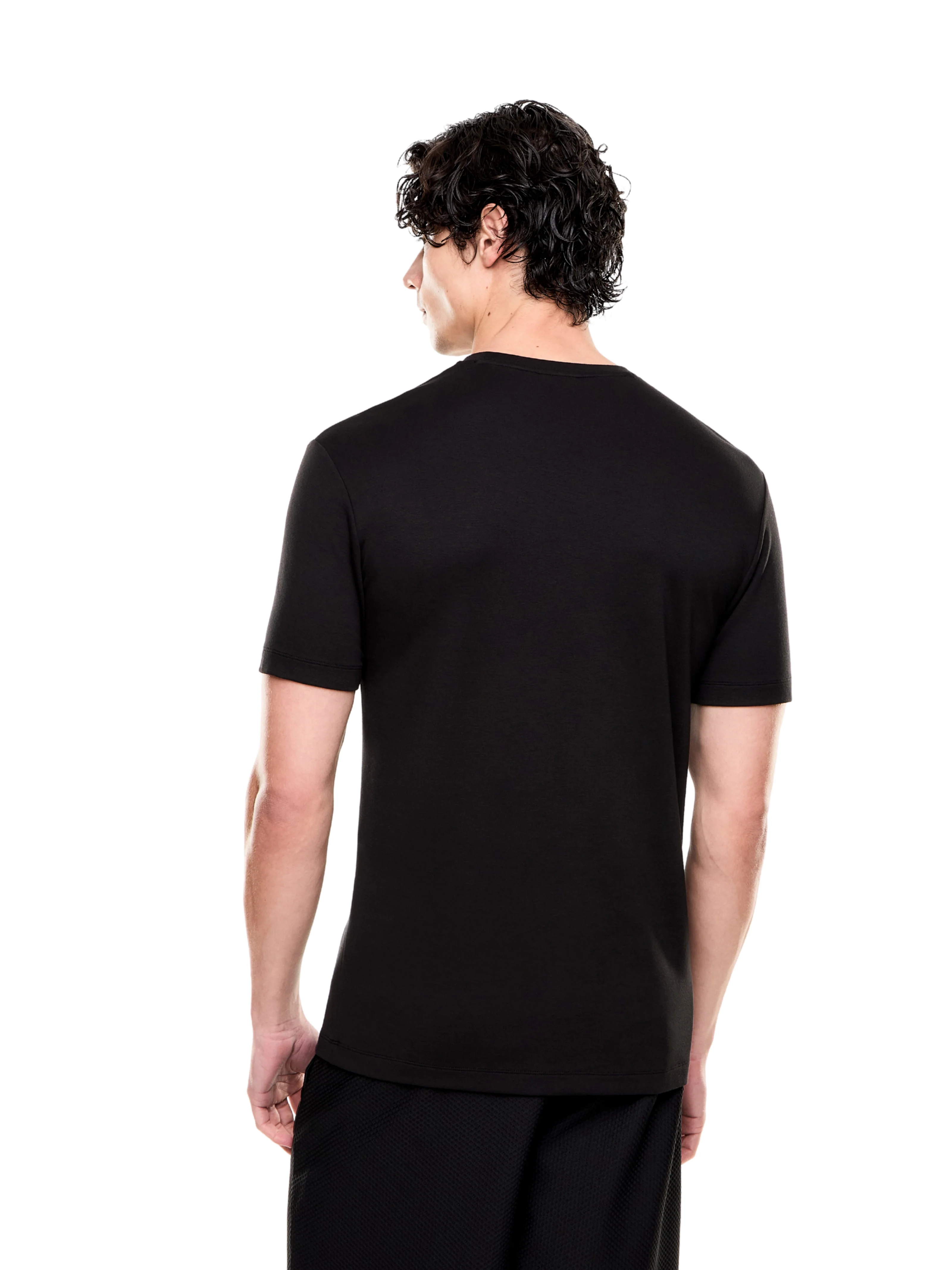 T-Shirt Armani EA7 nera con patch logo - Image 4
