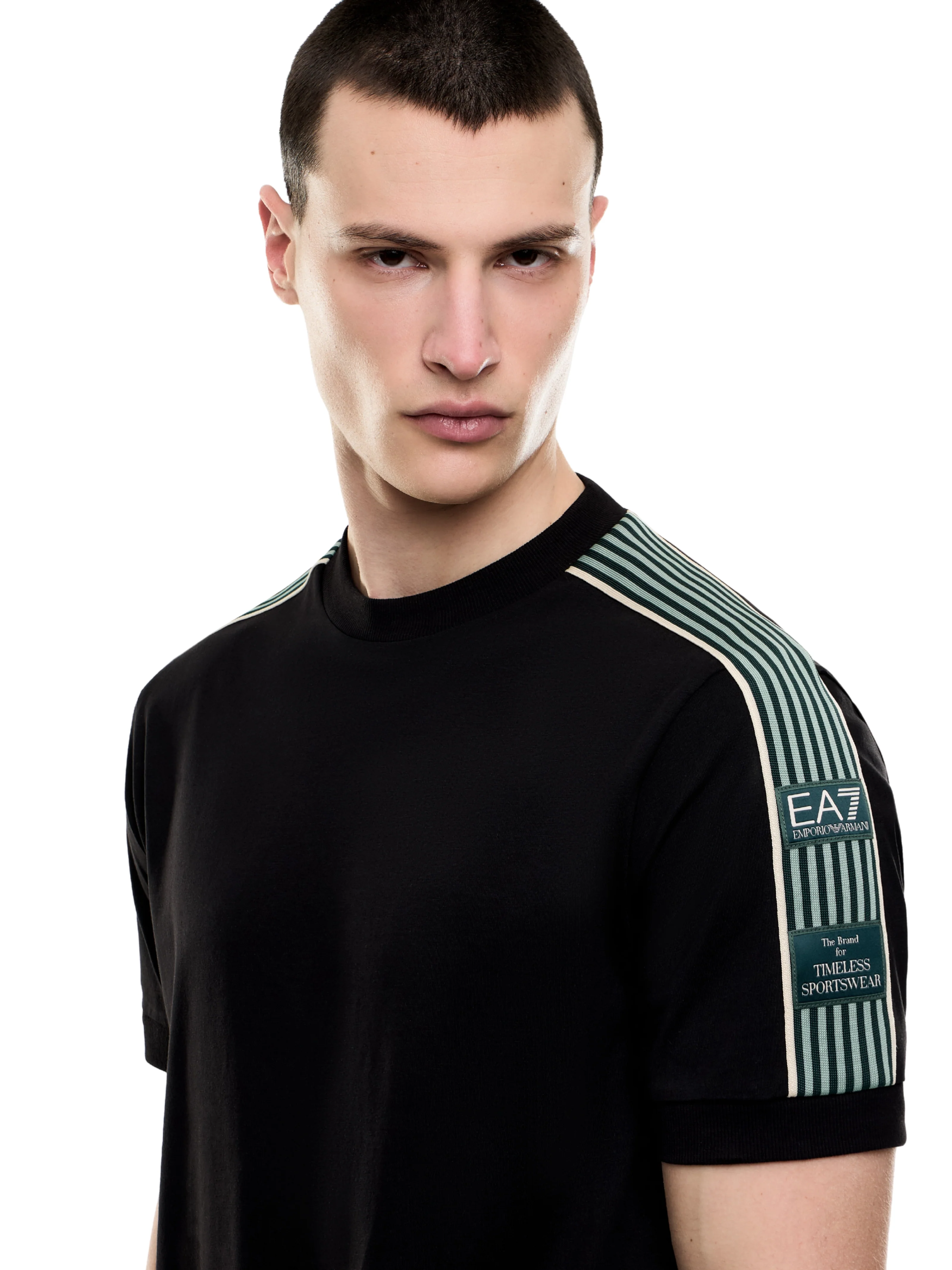 T-Shirt Armani EA7 nera righe a contrasto su spalle - Image 3