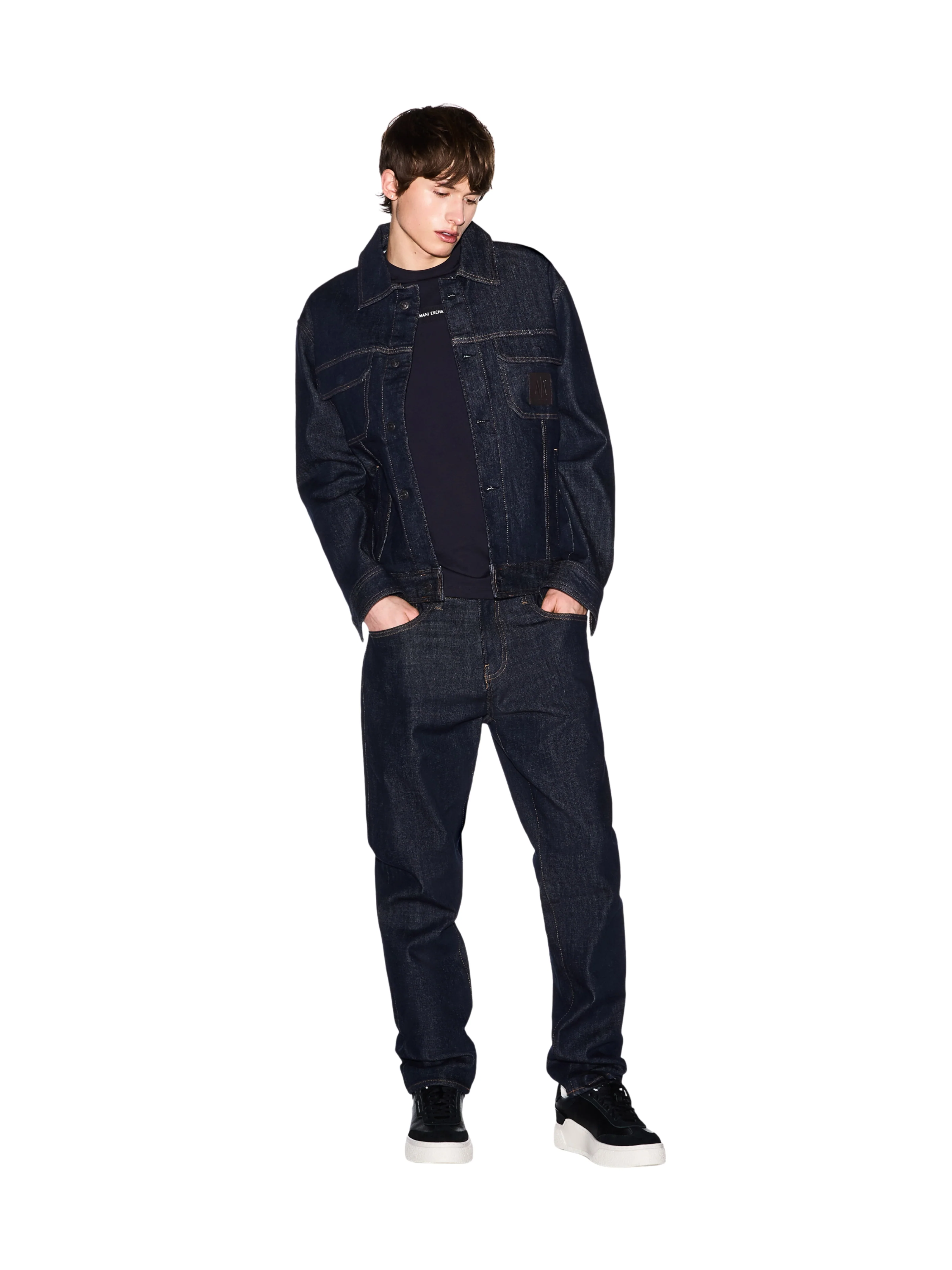 T-Shirt Armani Exchange nera con patch logo frontale - Image 5