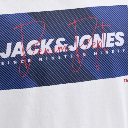 T-Shirt Jack & Jones bianca con stampa frontale e logo - Image 3
