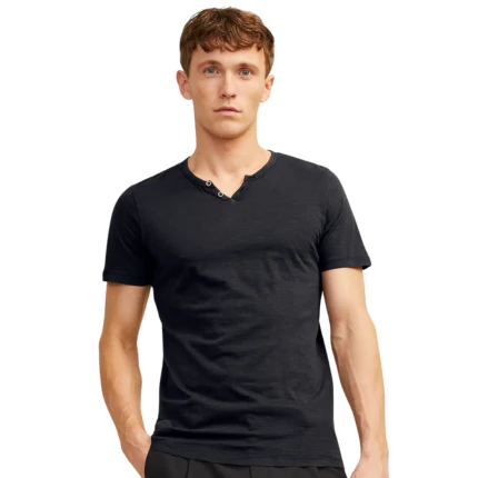 T-Shirt Jack & Jones nera con bottoncini al collo - Image 3