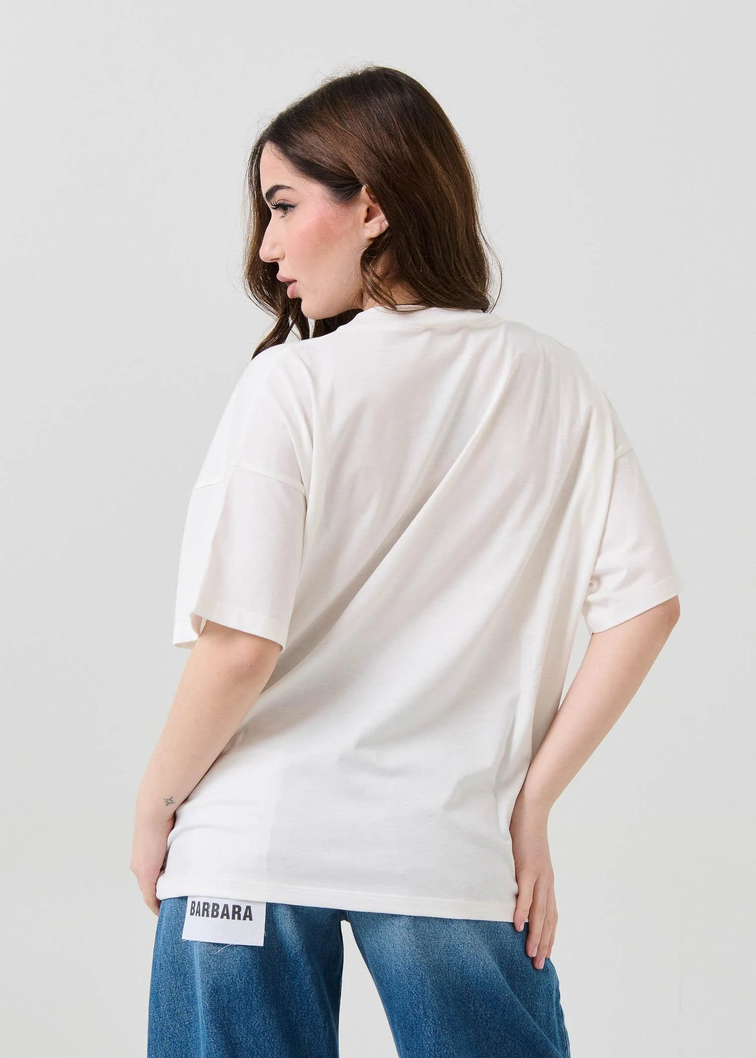 T-Shirt over Vicolo bianca con ricamo in rilievo effetto spugna azzurro - Image 3