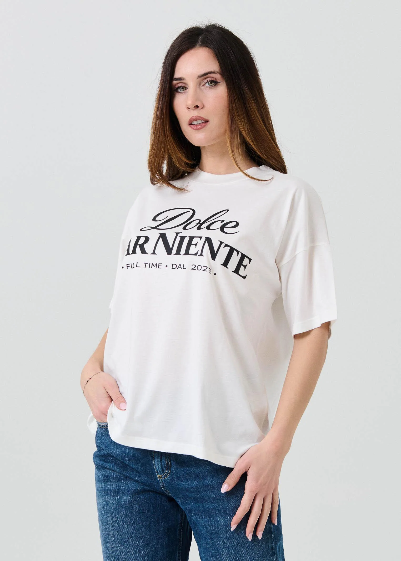 T-Shirt over Vicolo bianca "Dolce far niente" - Image 2