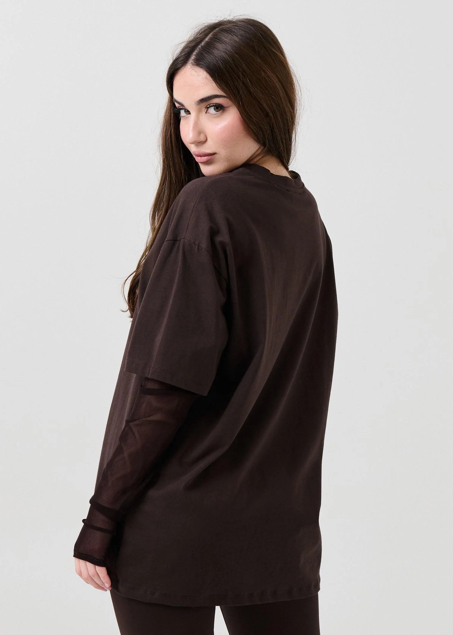 T-Shirt over Vicolo moro con maniche trasparenti - Image 4