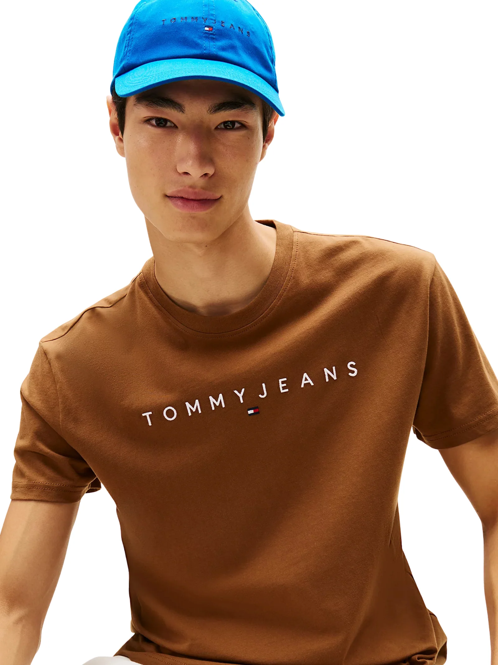 T-shirt Tommy Hilfiger marrone con logo lineare ricamato - Image 3