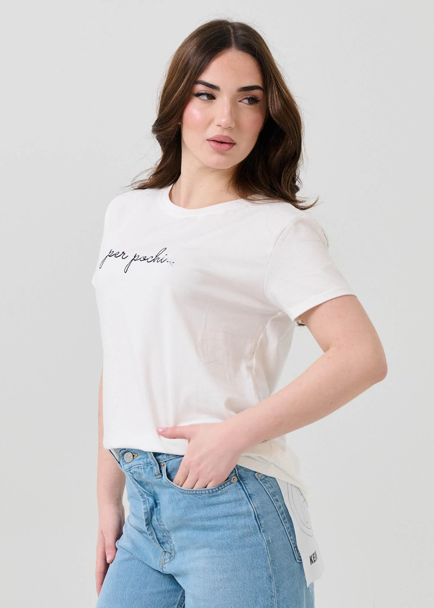 T-Shirt Vicolo bianca con ricamo "per pochi.." - Image 2