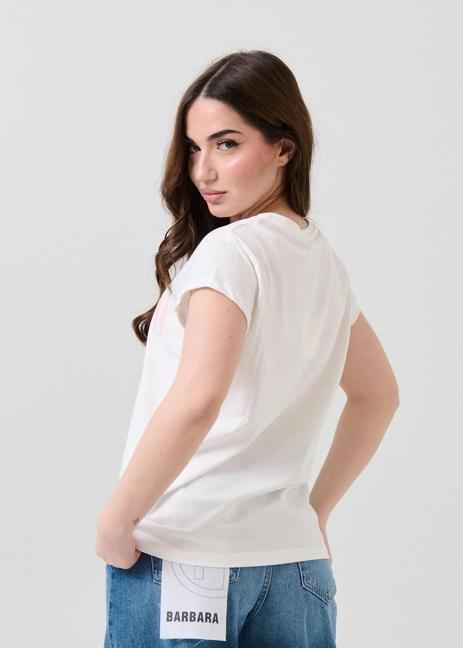 T-Shirt Vicolo bianca con ricamo "Sognami" rosa - Image 3