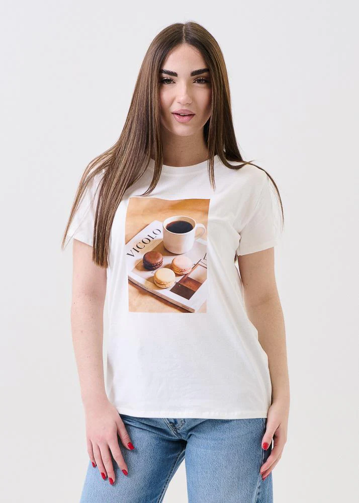 T-Shirt Vicolo bianca con stampa caffè e macarons