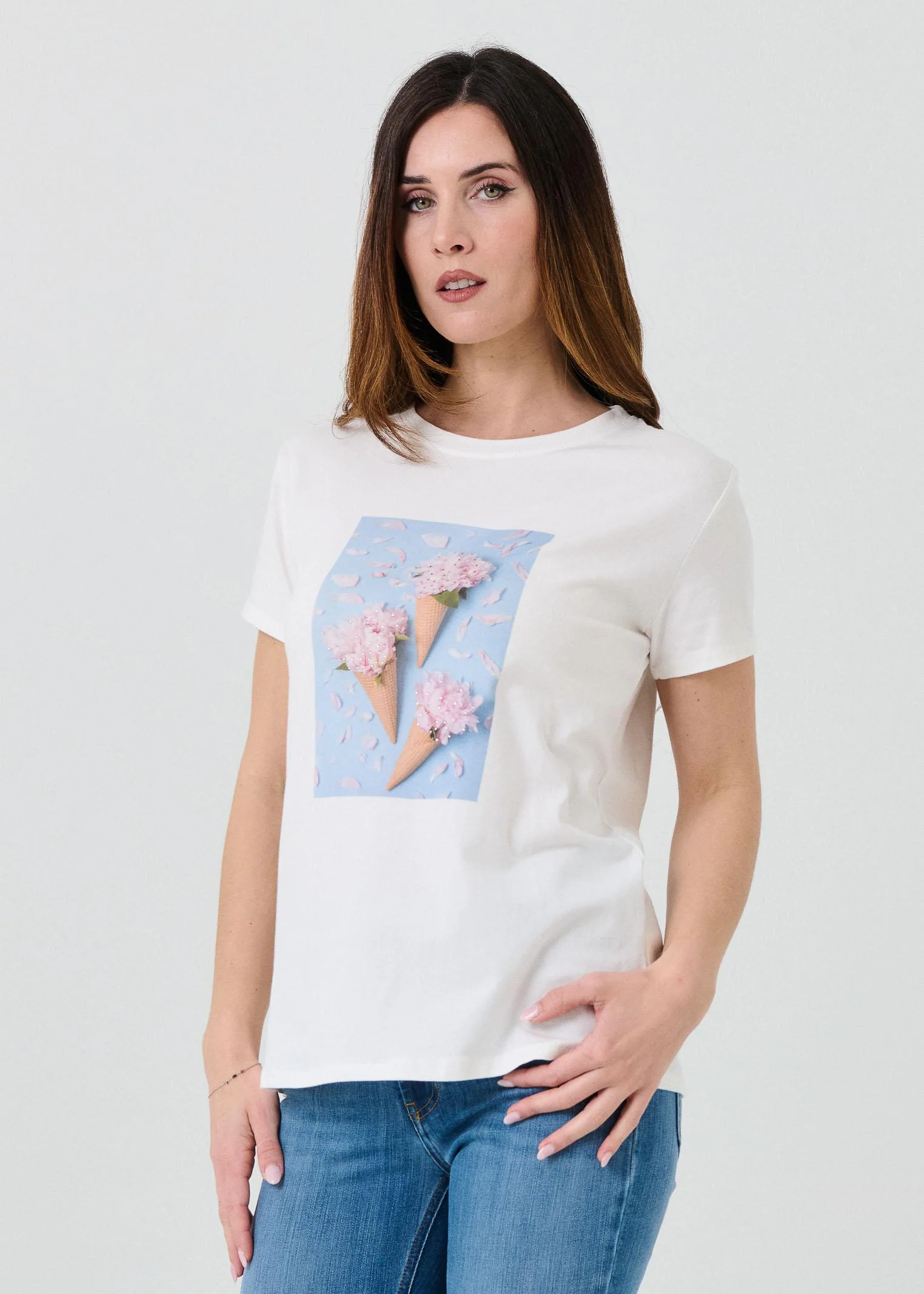 T-Shirt Vicolo bianca con stampa gelato con strass - Image 2