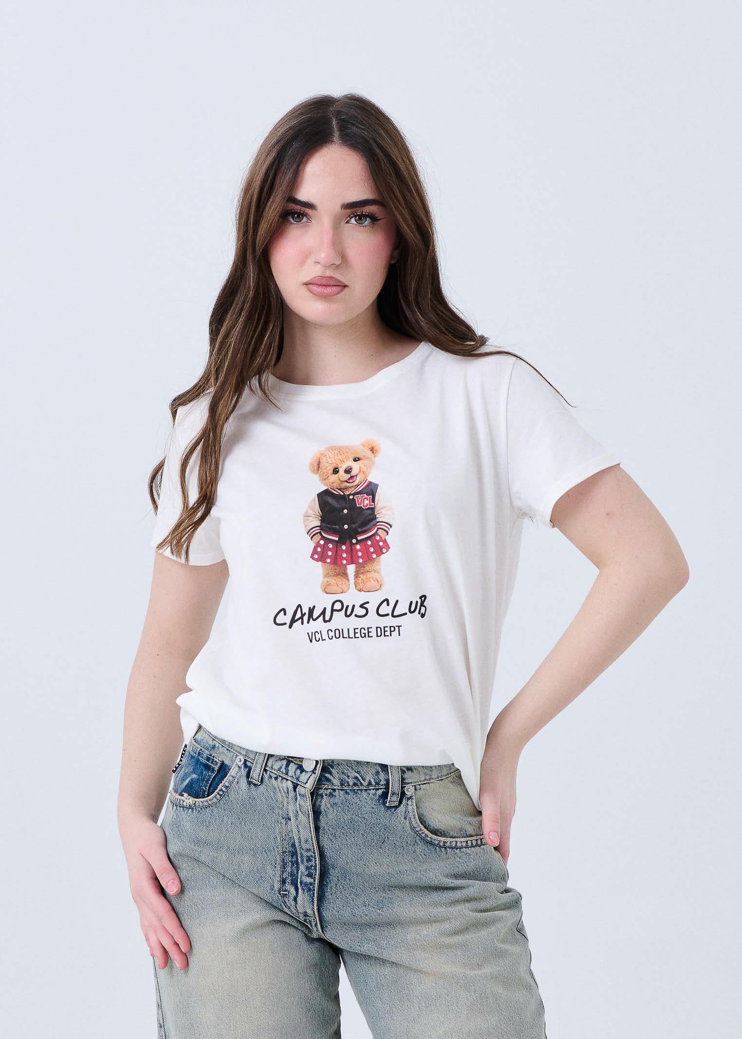 T-Shirt Vicolo bianca con teddy "Campus Club" e strass