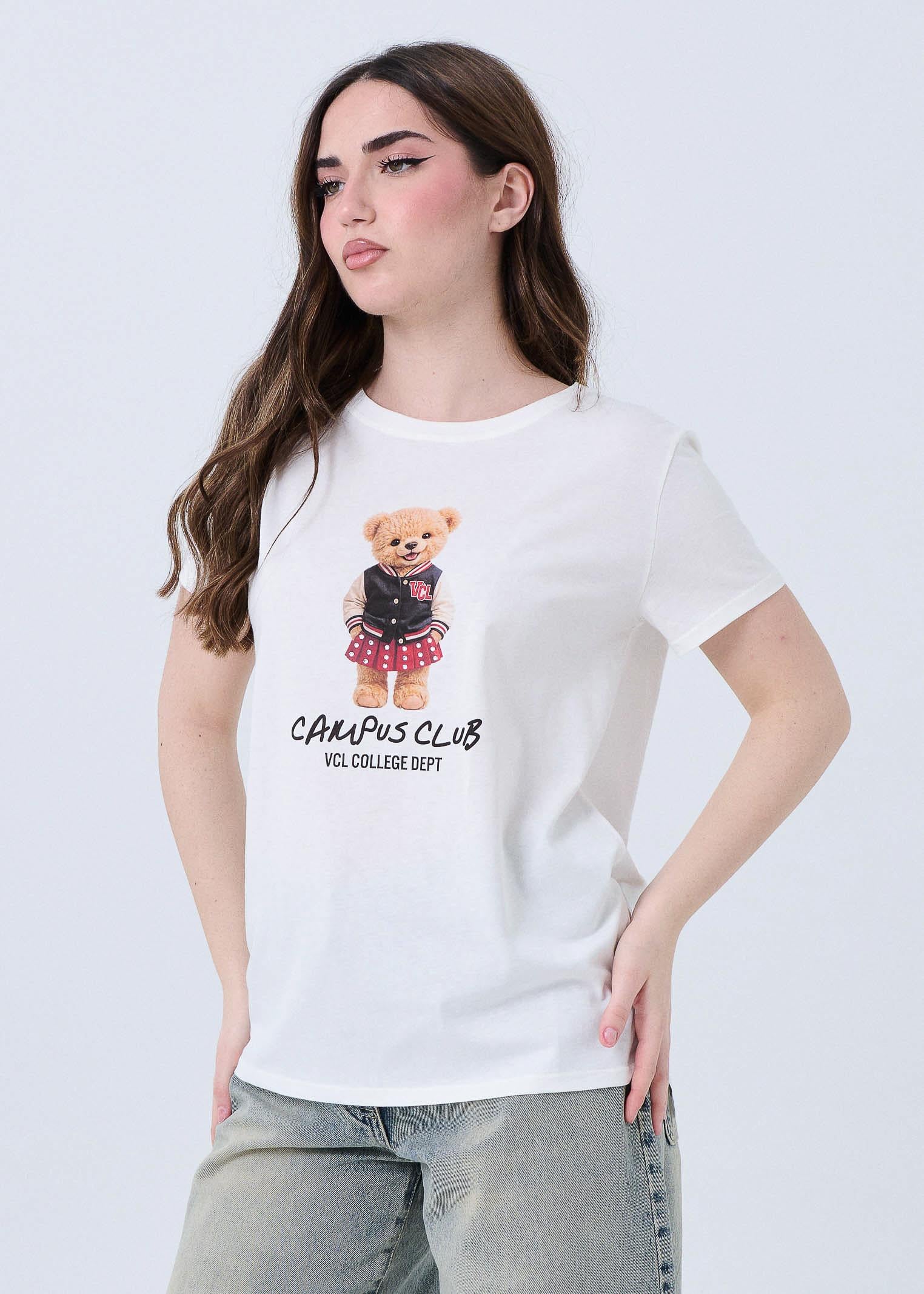 T-Shirt Vicolo bianca con teddy "Campus Club" e strass - Image 2