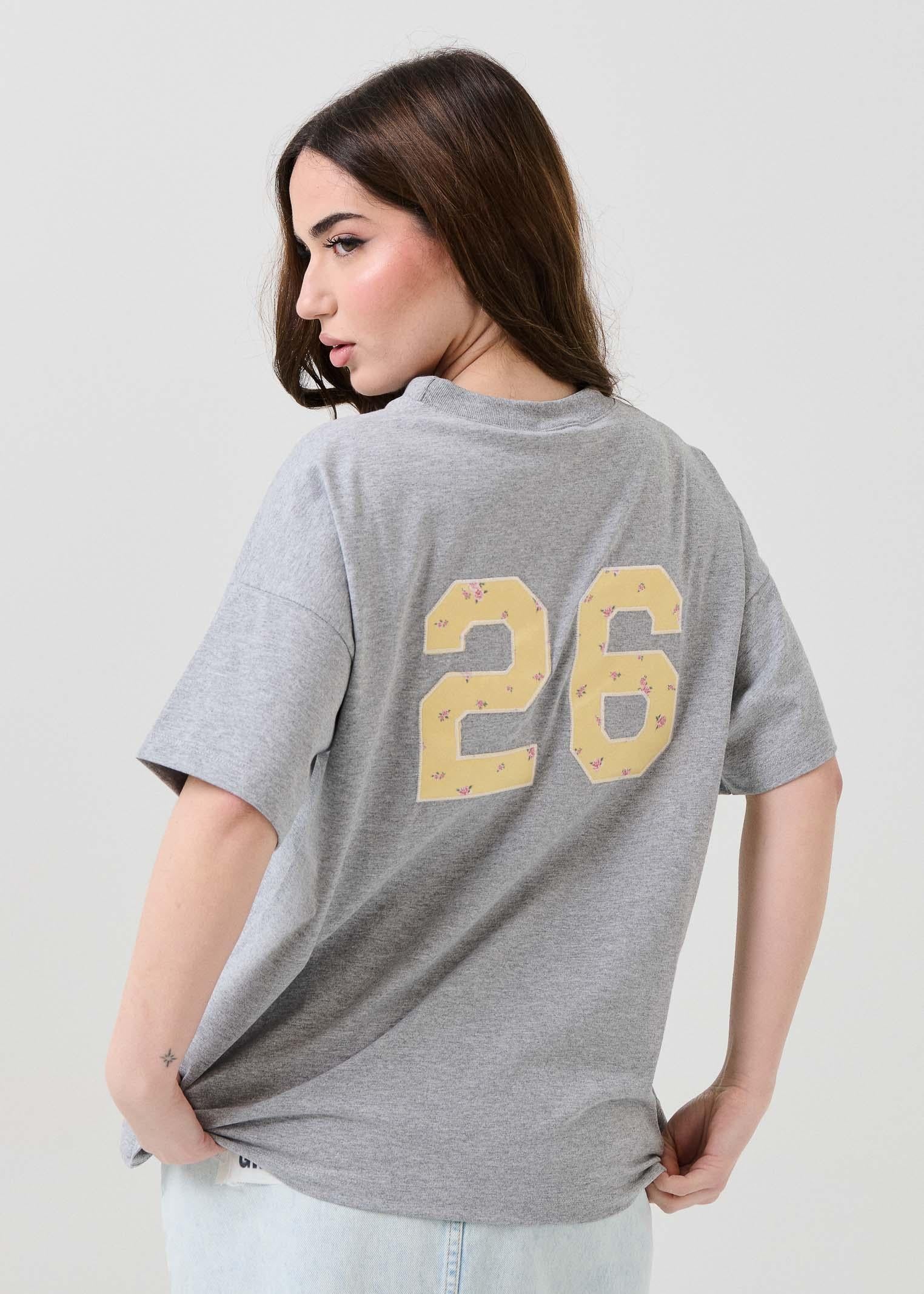 T-Shirt Vicolo grigia con numero 26 ricamato - Image 3
