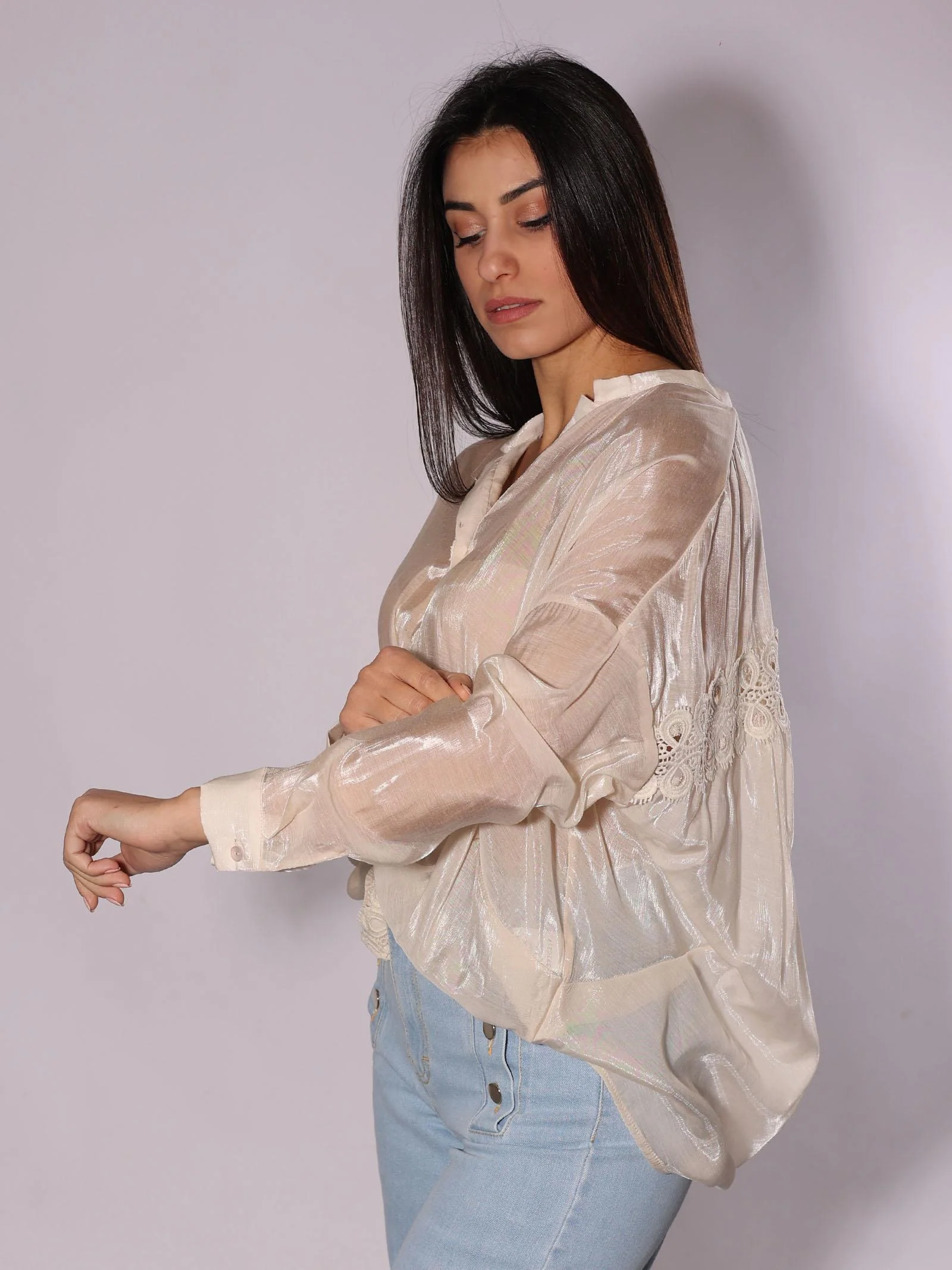 Camicia rosa con ricamo e nodo - Image 2