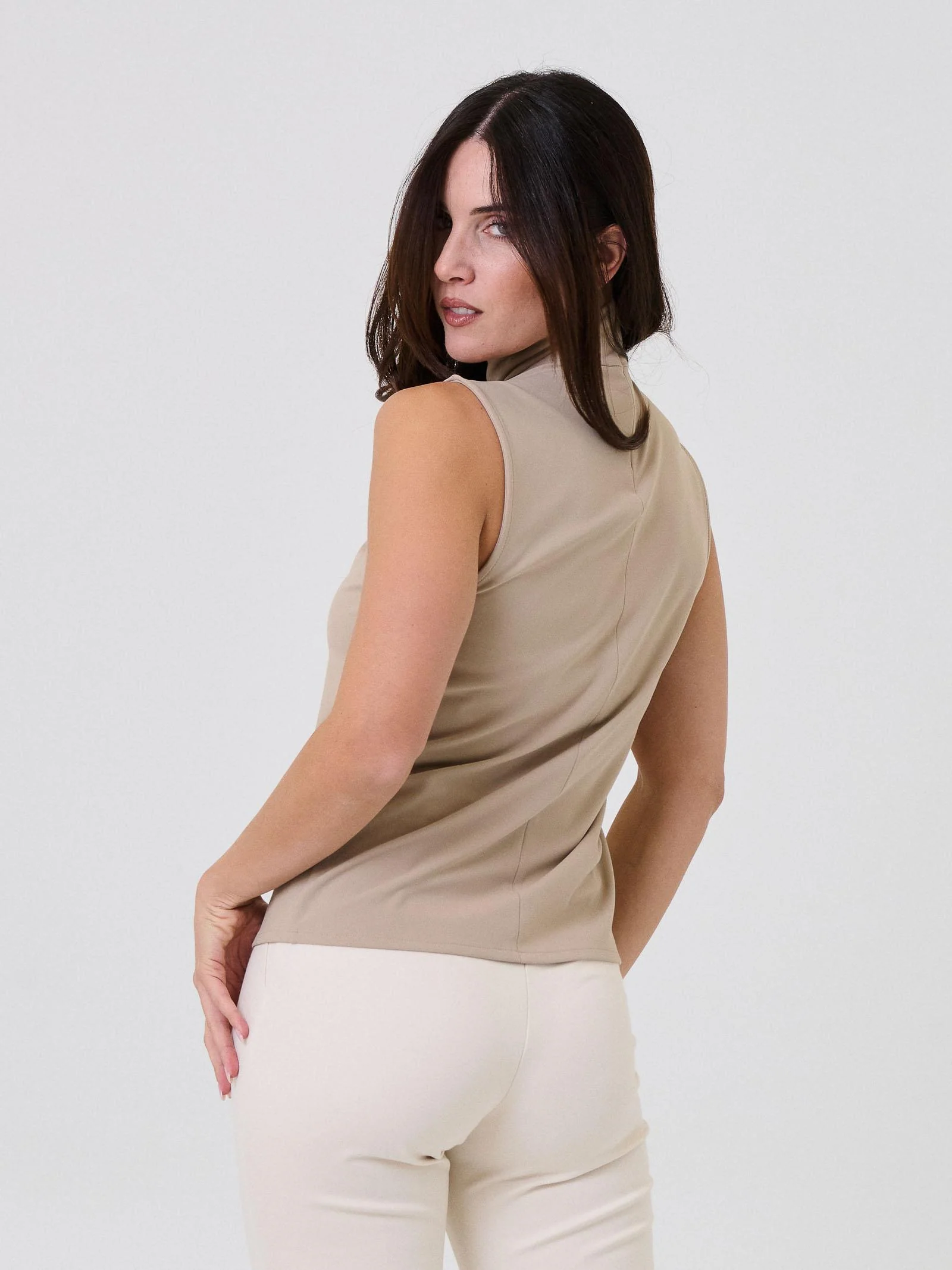 Top a portafoglio Silence Limited nude con drappeggio - Image 3
