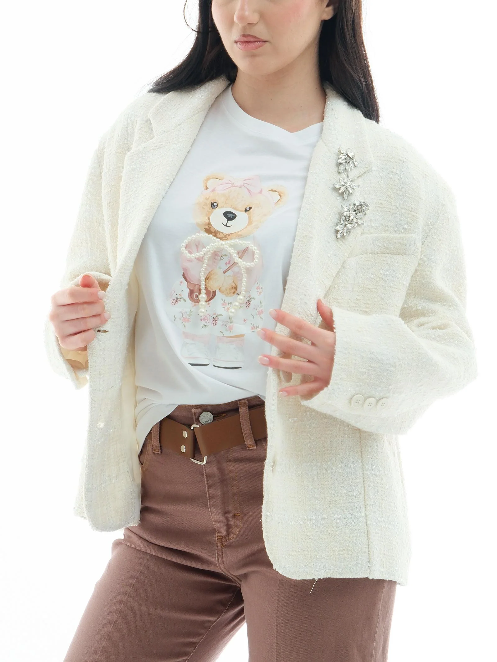 Blazer in bouclè Vicolo bianco con spille gioiello - Image 2