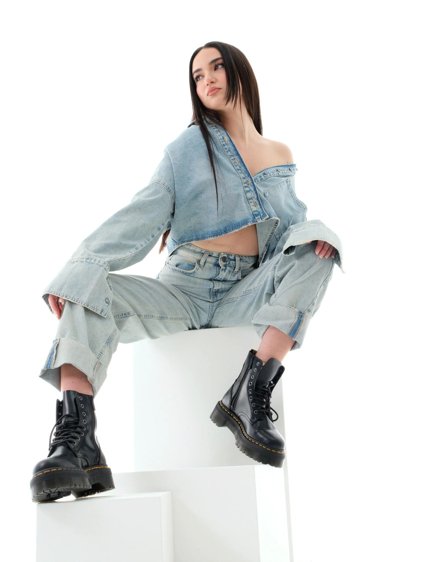 Camicia cropped Vicolo blu chiaro in denim - Image 4
