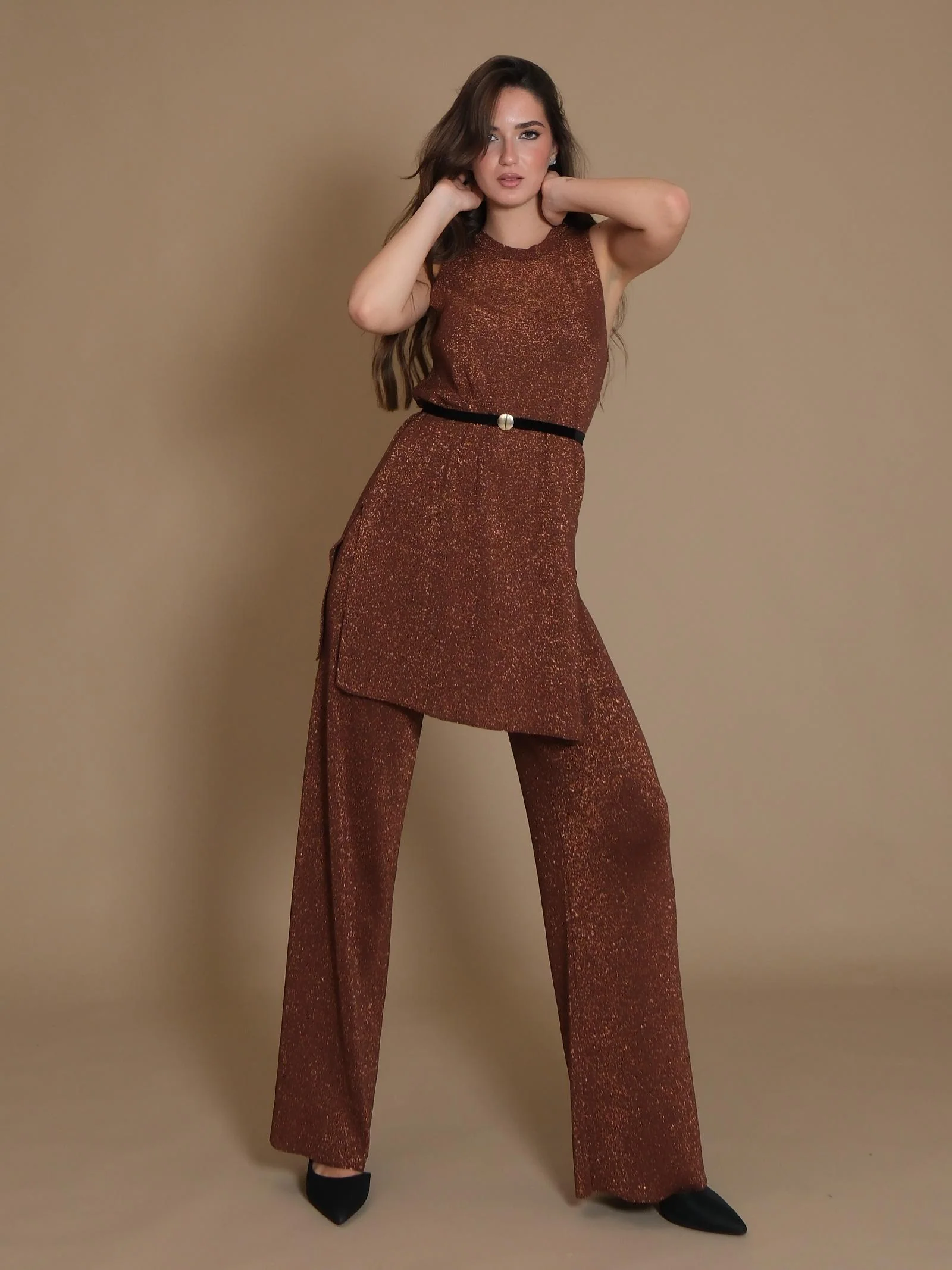 Maglia smanicata Vicolo arancione in lurex con cintura nera - Image 4